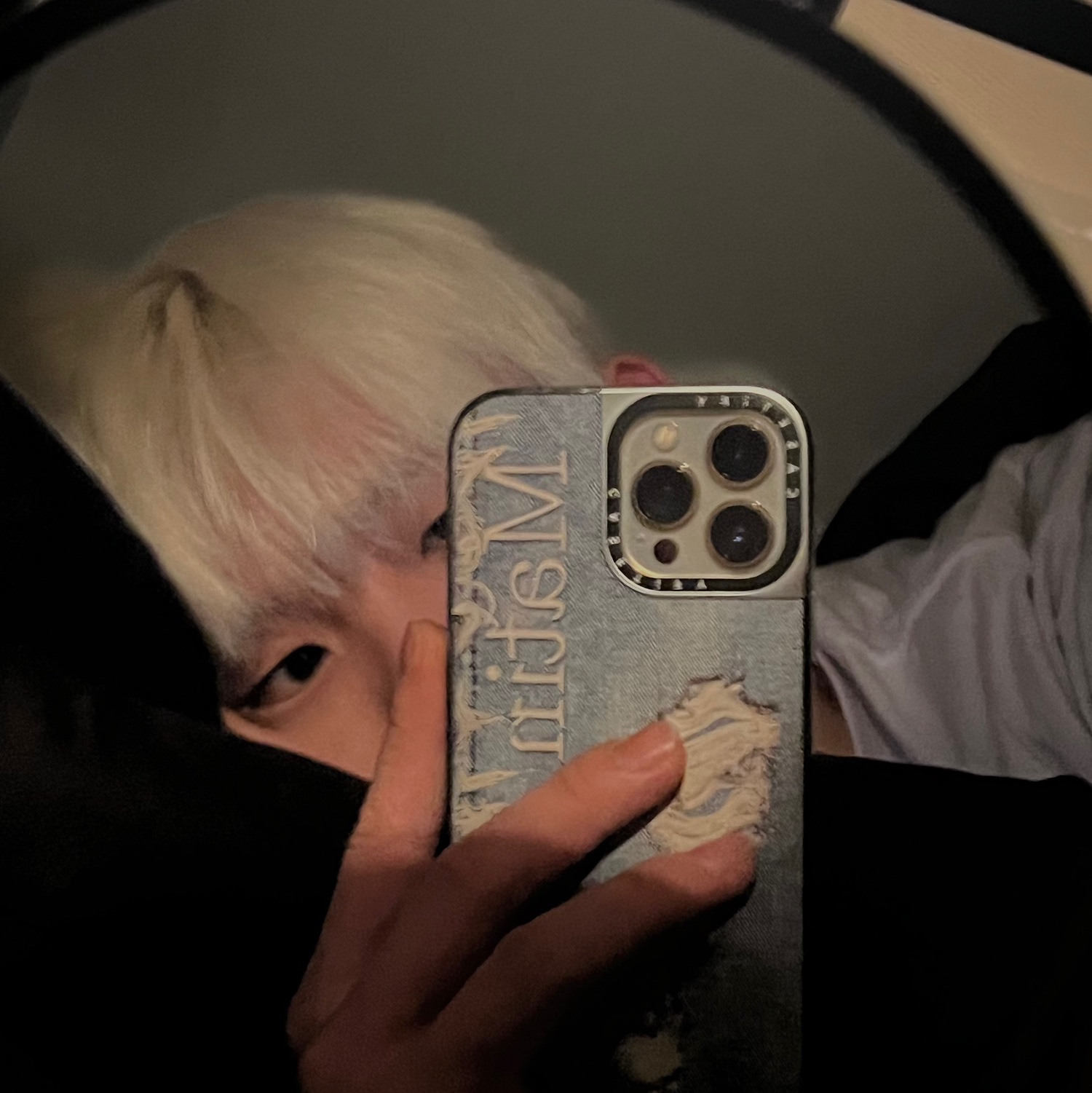 Casetify x Matin Kim iPhone Destroyed Denim Magsafe Mirror Case Silver 착용 스타일
