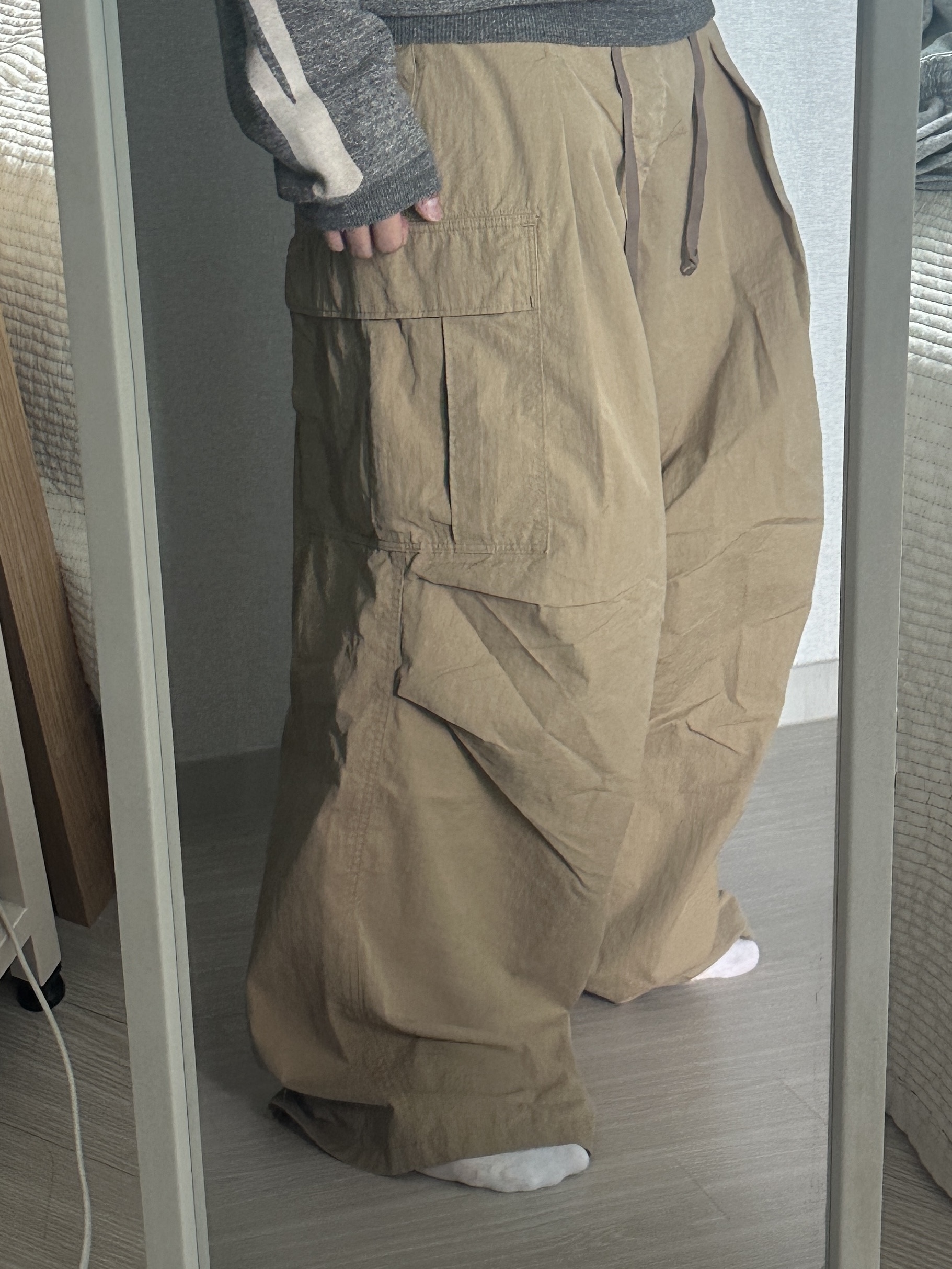 Kapital Ripstop Jumbo Cargo Pants Beige 착용 스타일 - 1