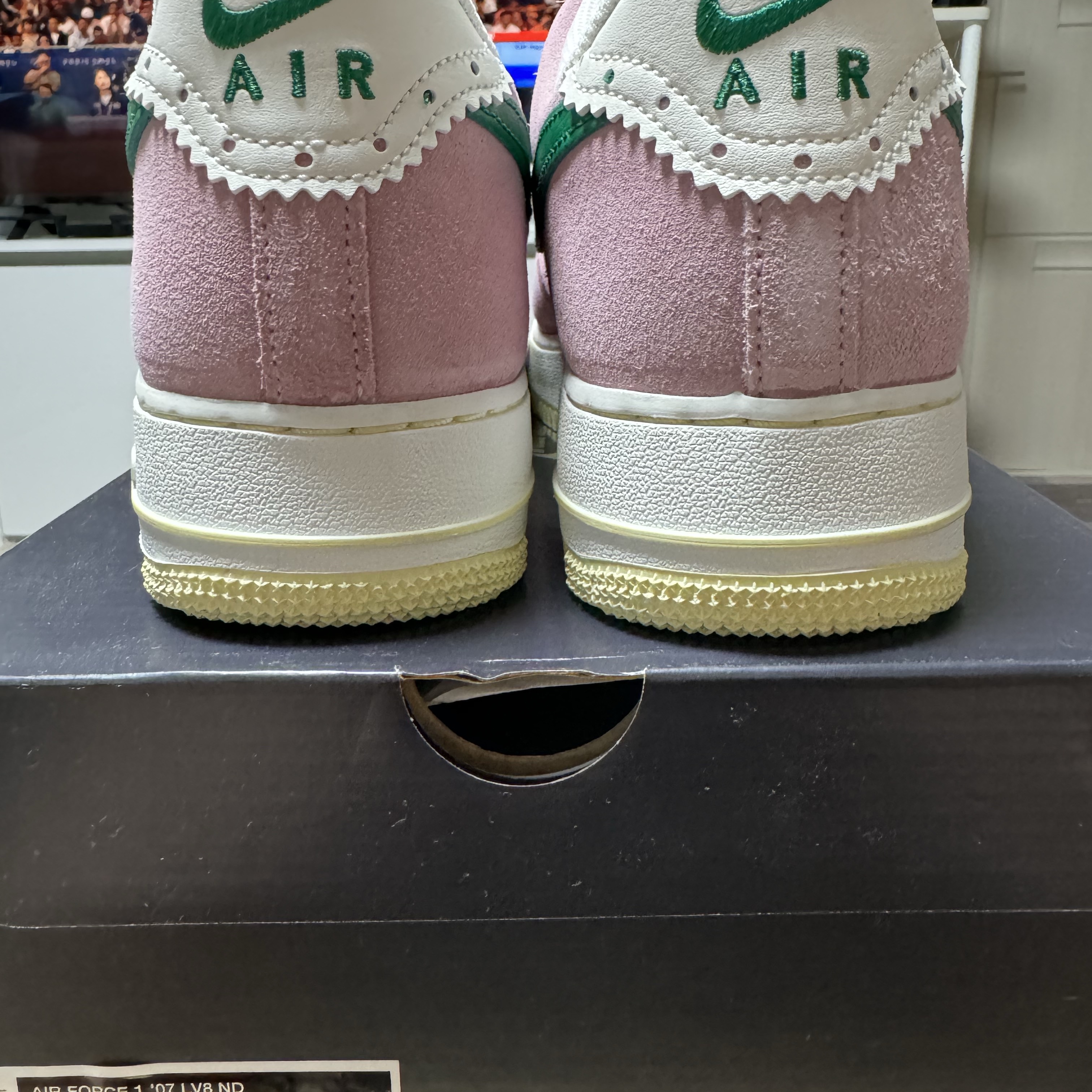 Nike Air Force 1 '07 Sail Medium Soft Pink 착용 스타일 - 5