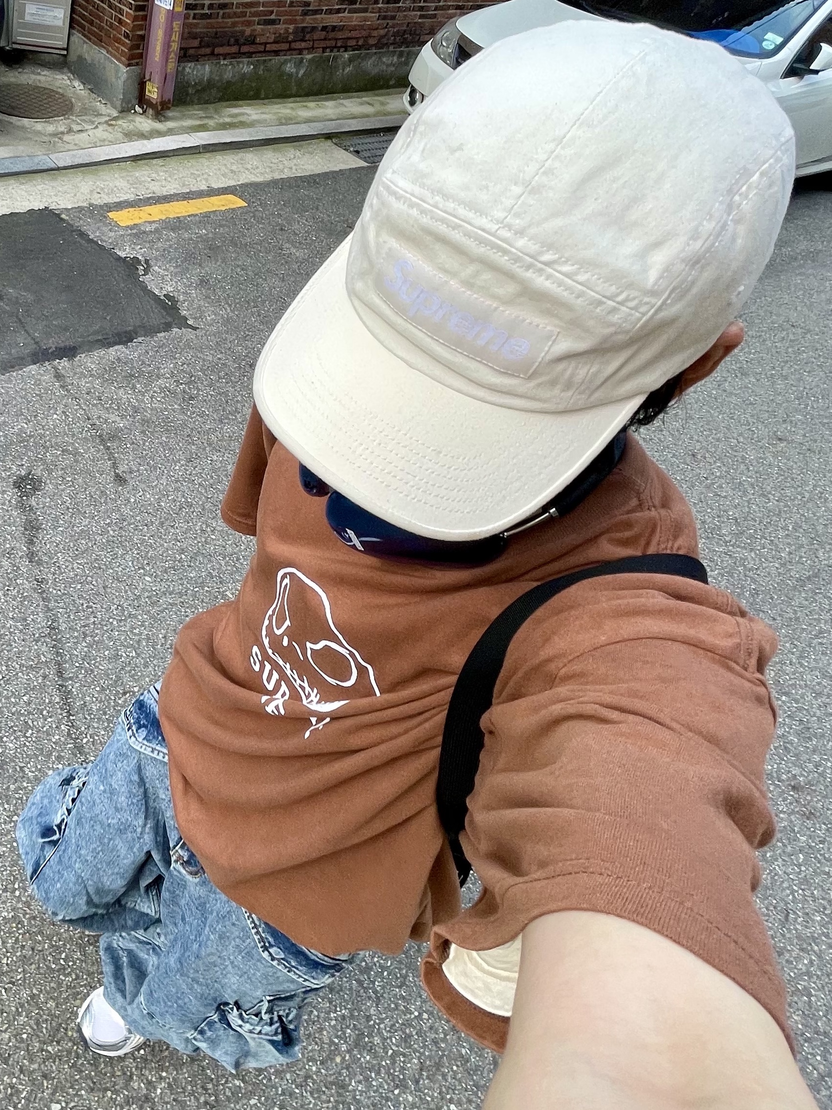 (W) Asics Gel-Kayano 14 White Midnight, Supreme Skeleton T-Shirt Brown - 23FW 착용 스타일 - 7