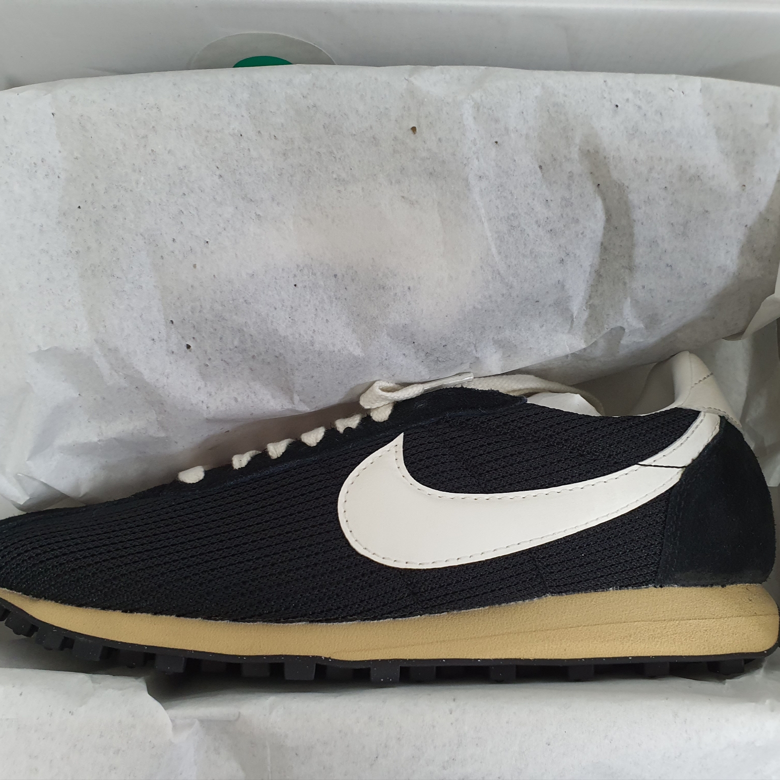Nike LD-1000 SP Black and Sail 착용 스타일