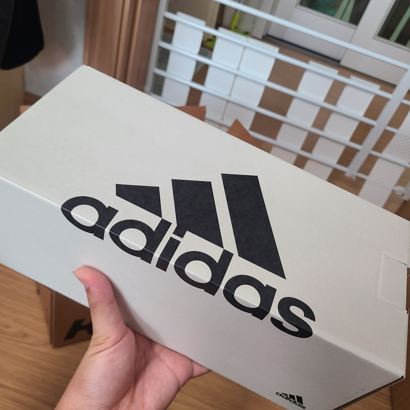 Adidas Adilette Shower Slide Shadow Navy 착용 스타일 - 6