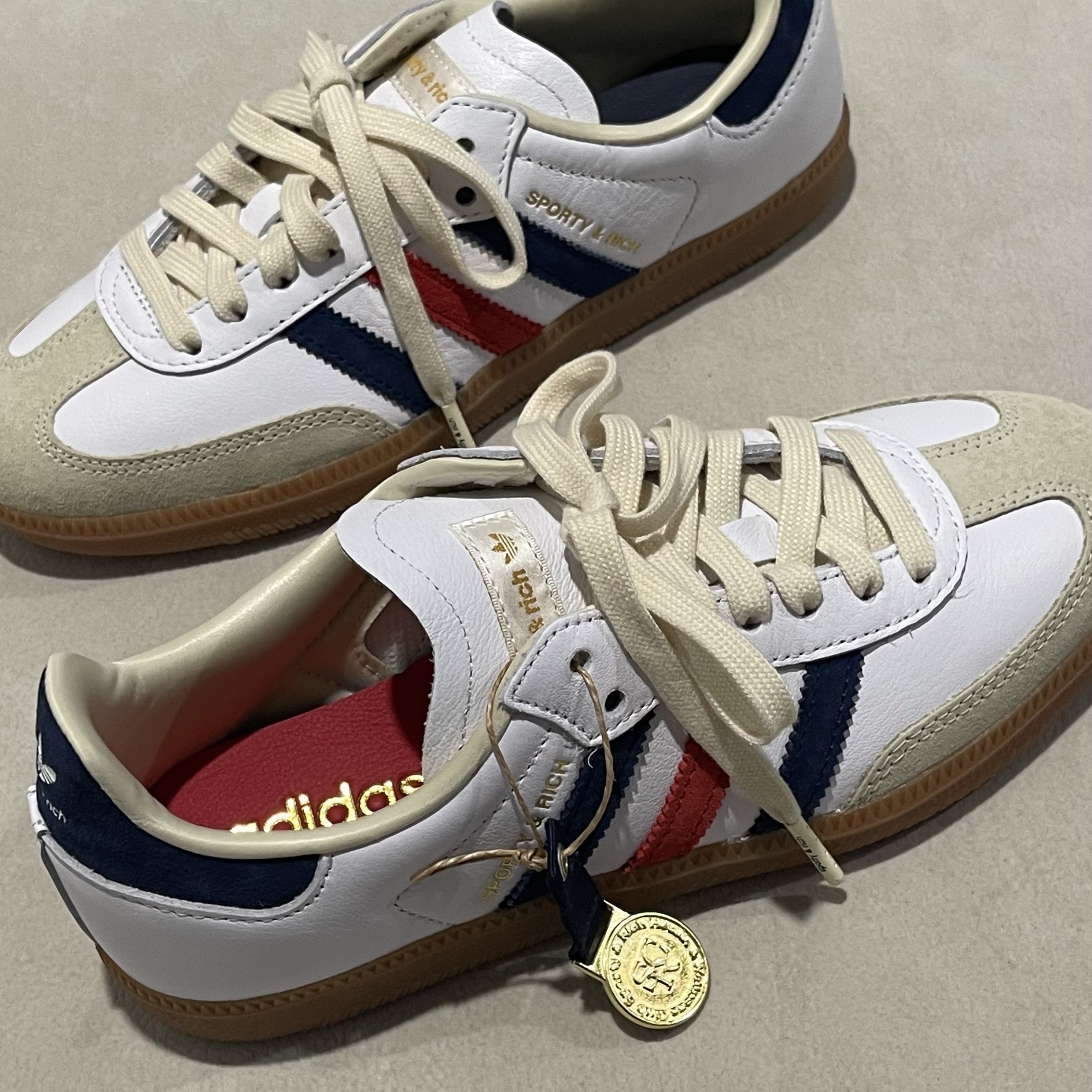 Adidas x Sporty & Rich Samba OG Cloud White Night Indigo 착용 스타일 - 3