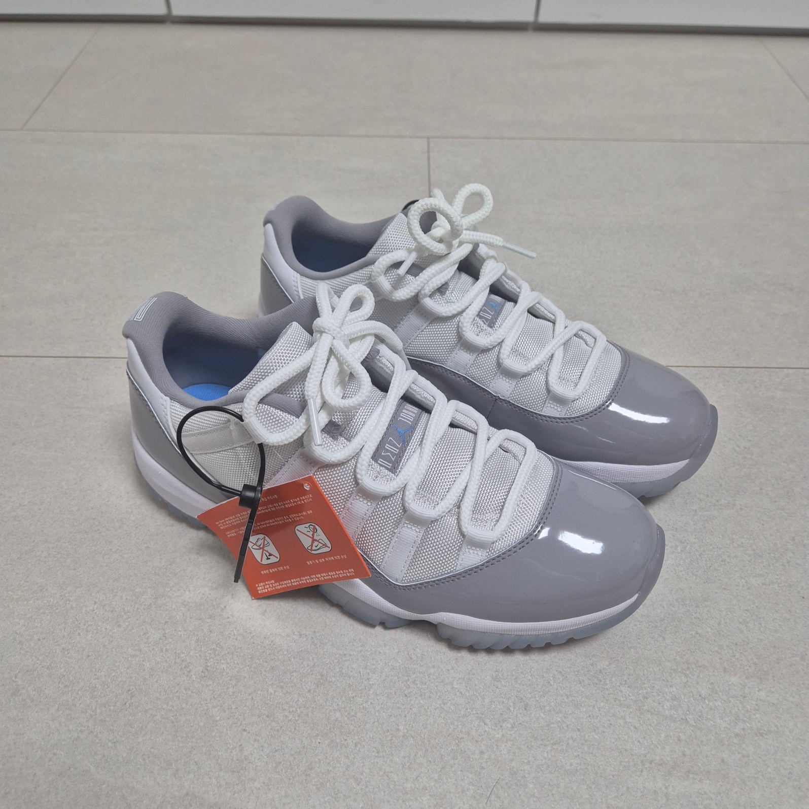 Jordan 11 Retro Low Cement Grey 착용 스타일