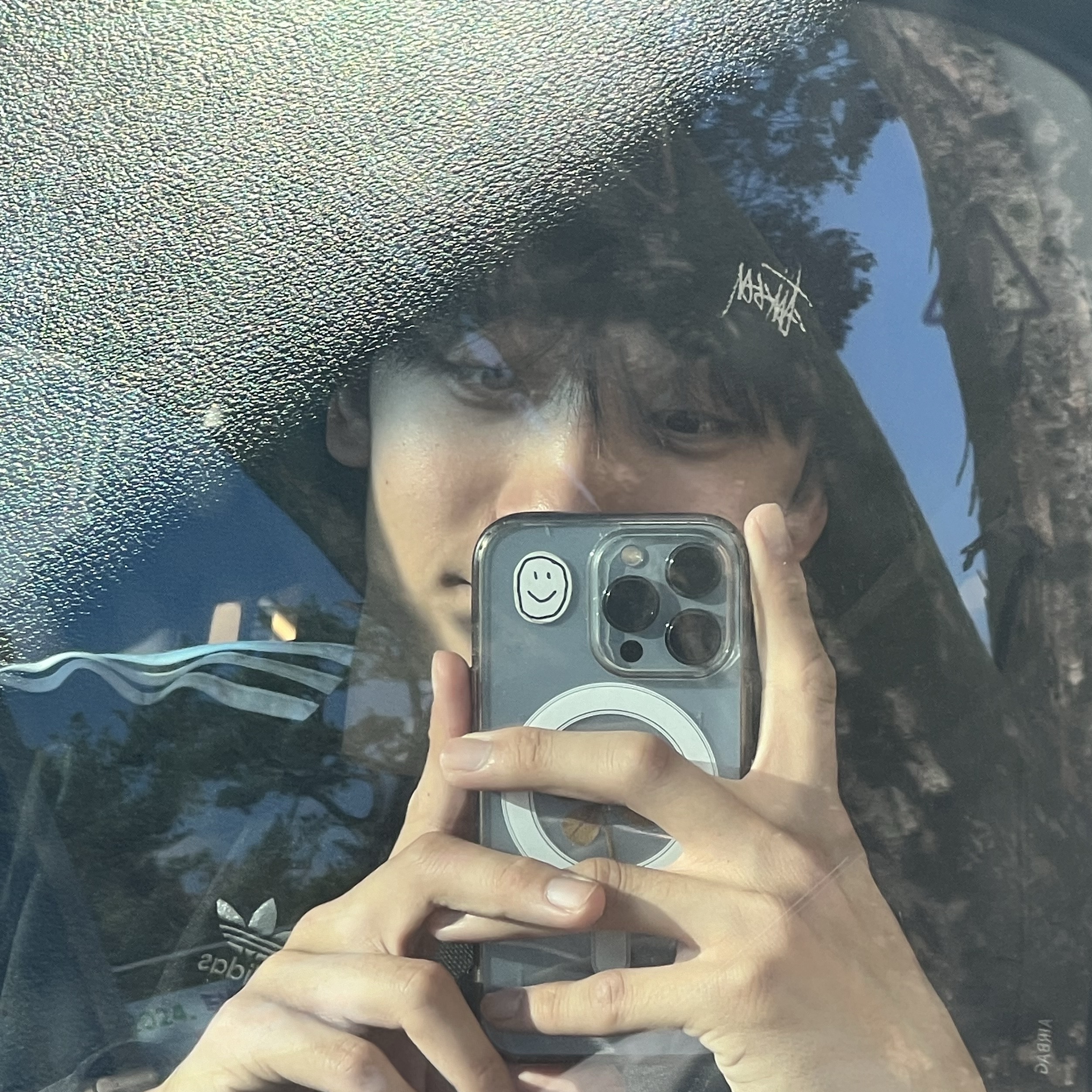 Stussy Basic Cuff Beanie Black 착용 스타일 - 1