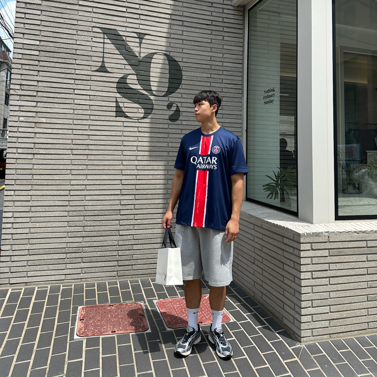 Asics Unlimited Gel-Kayano 14 Carrier Grey Black, Nike Paris Saint-Germain 2024/25 Dri-Fit Stadium Home Replica Jersey Midnight Navy (Non Marking Ver.) 착용 스타일 - 1