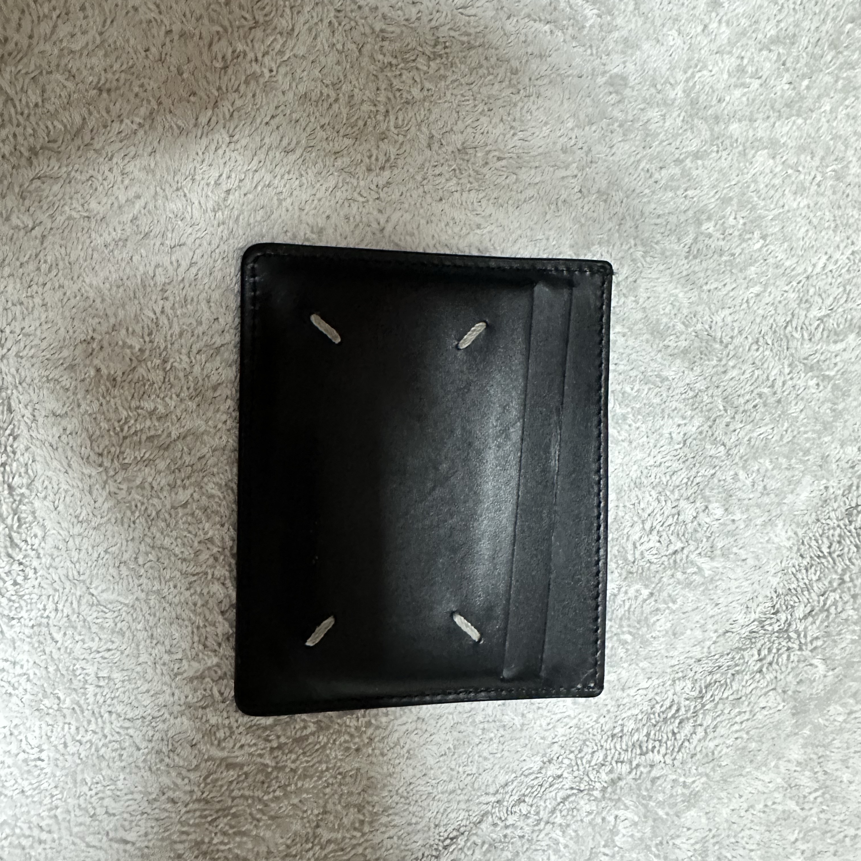 Maison Margiela Bovine Leather Card Holder Black 착용 스타일 - 2