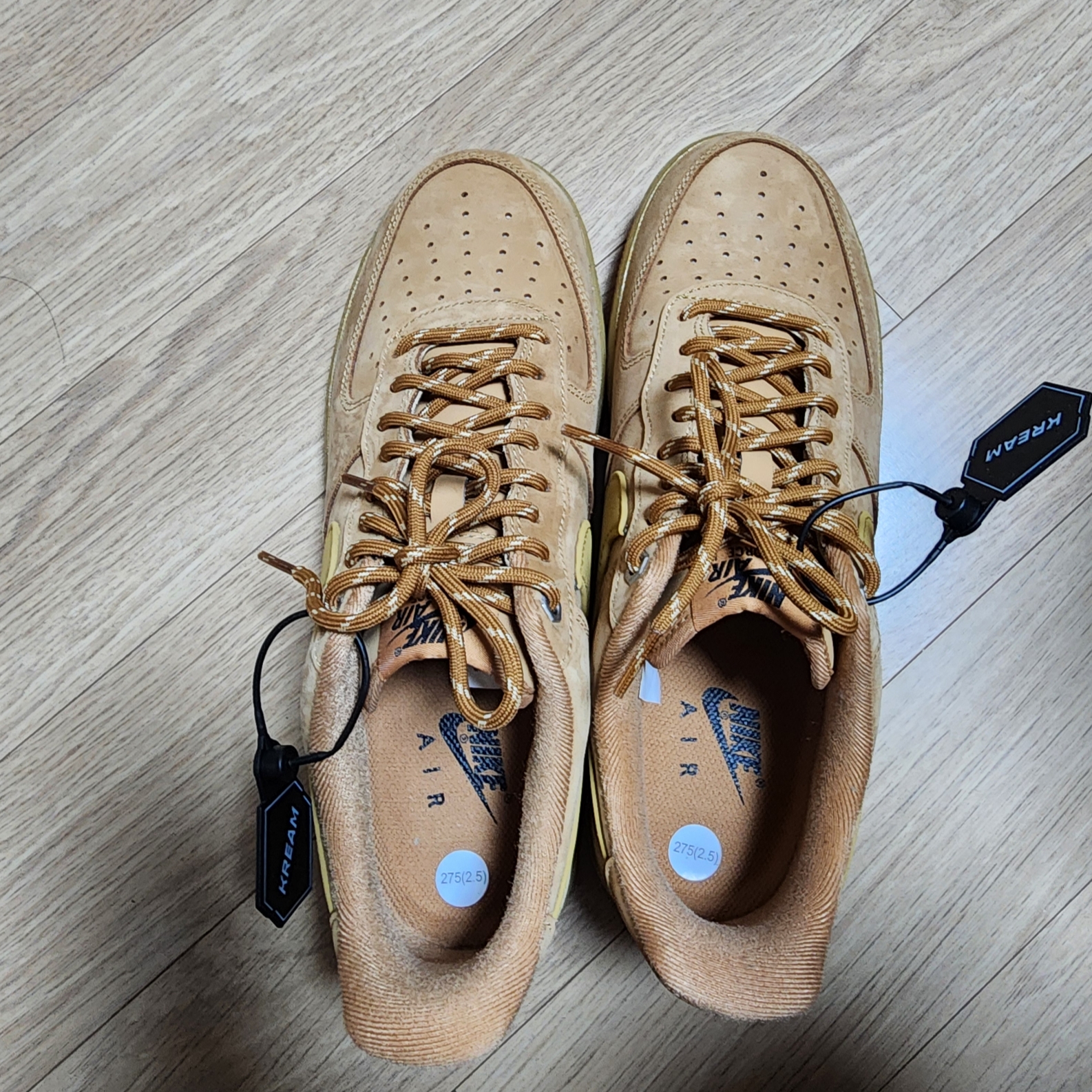 Nike Air Force 1 '07 WB Flax 착용 스타일