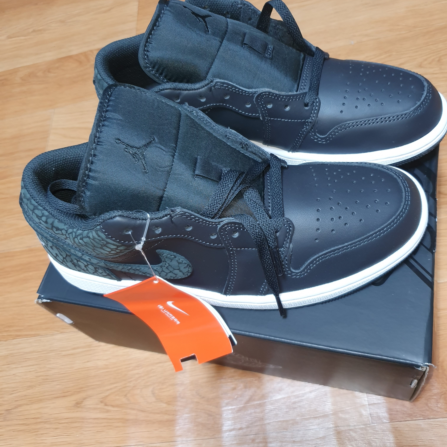 Jordan 1 Low SE Off-Noir Black 착용 스타일