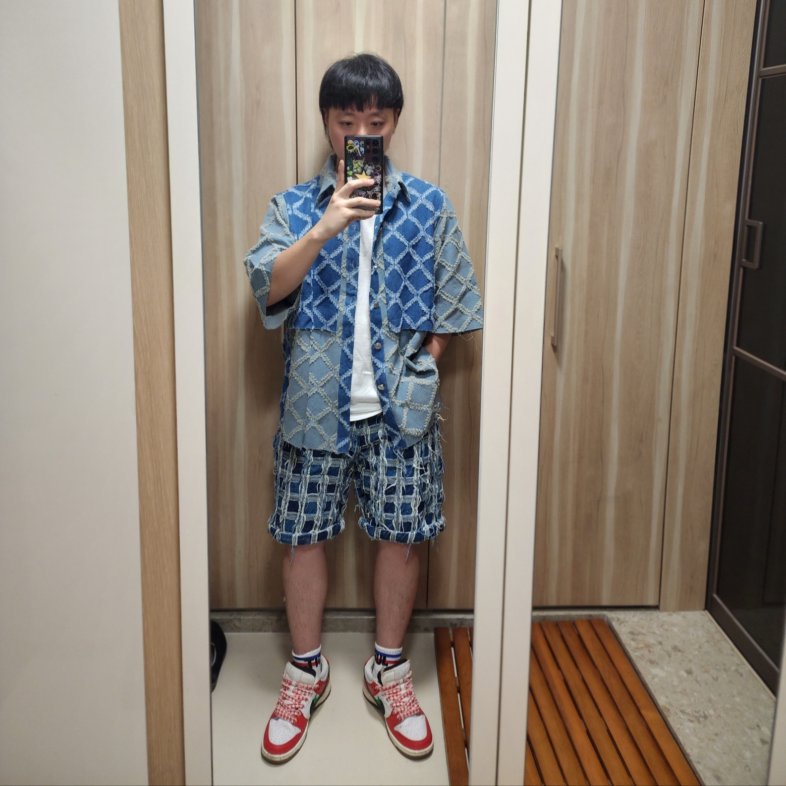 Supreme Frayed Patchwork Baggy Denim Shorts Washed Blue - 23SS 착용 스타일