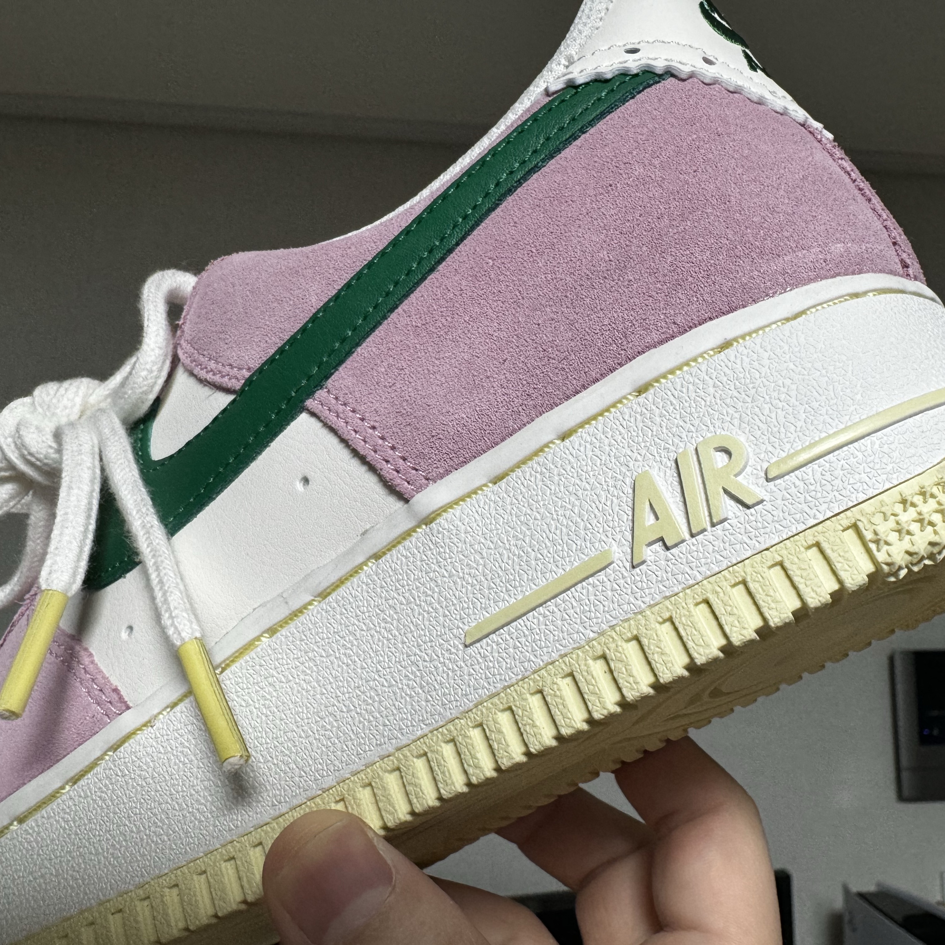 Nike Air Force 1 '07 Sail Medium Soft Pink 착용 스타일 - 7