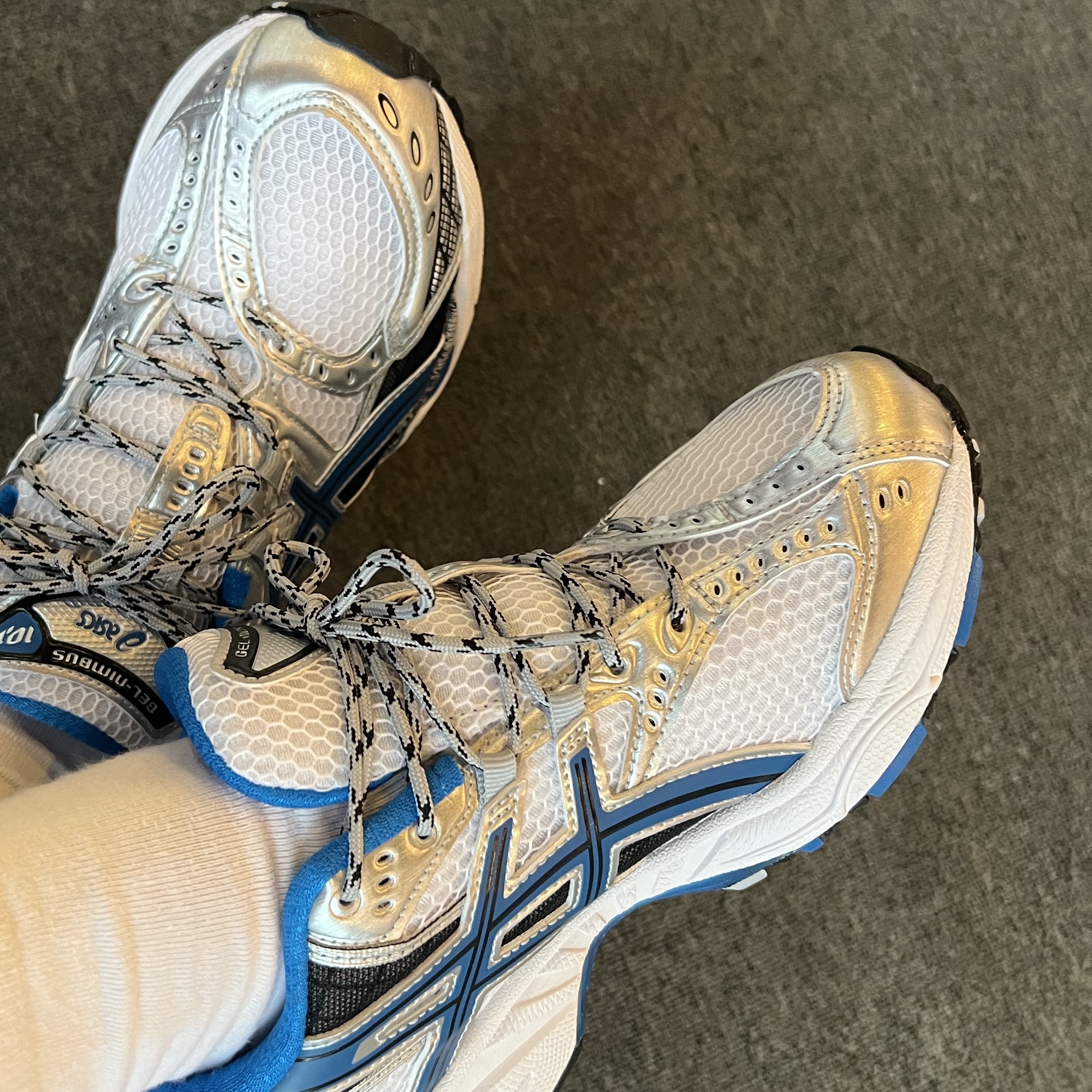 Asics Gel-Nimbus 10.1 White Directoire Blue 착용 스타일 - 2