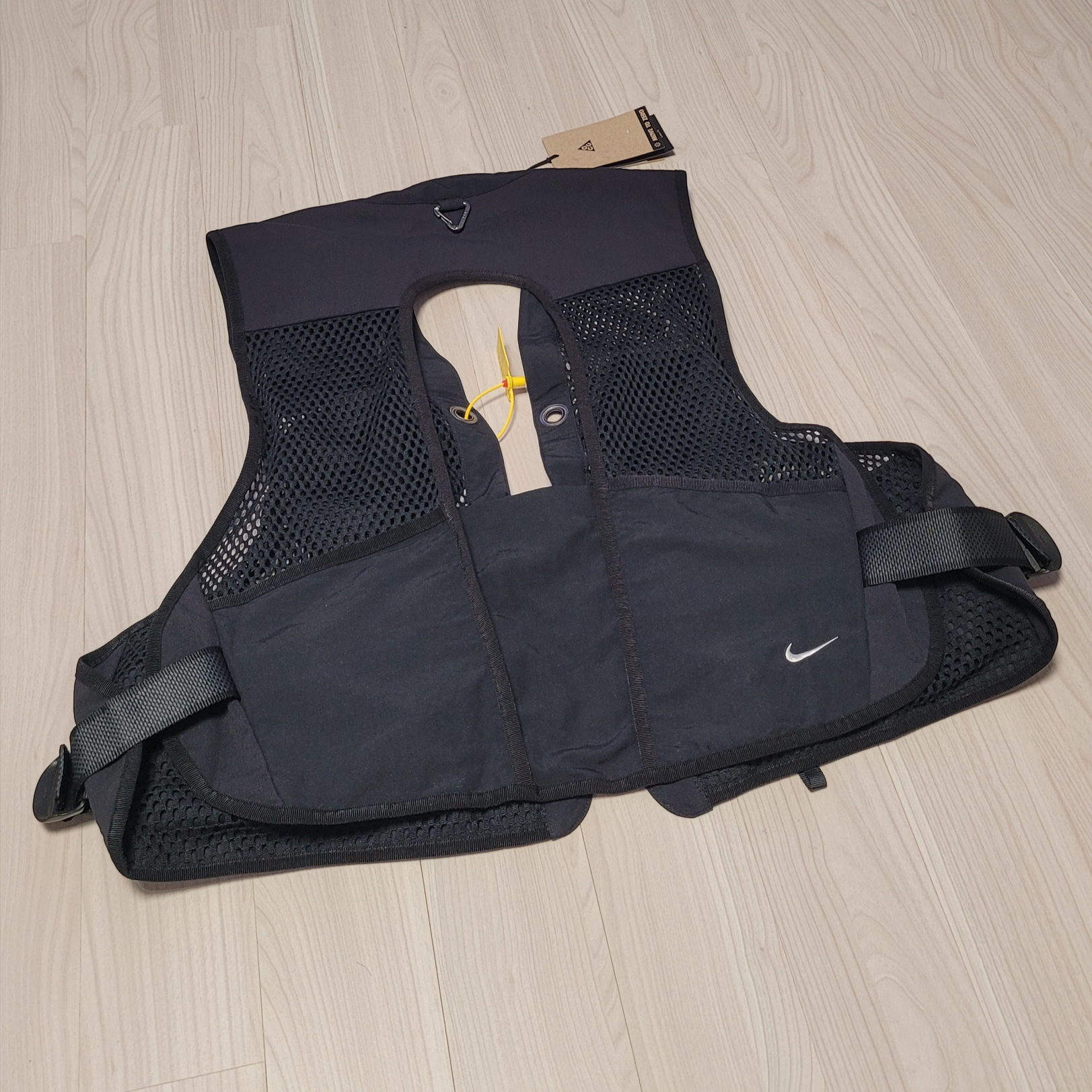 Nike ACG Buttles Vest Black - Asia 착용 스타일 - 2