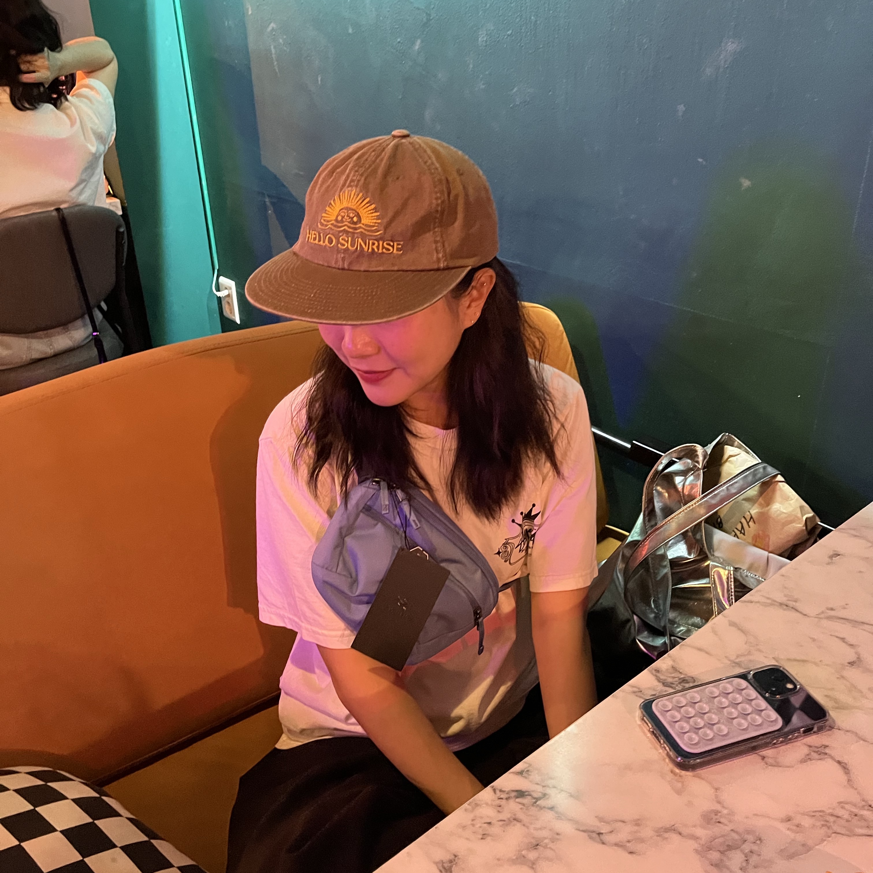 Hello Sunrise Arch Logo 5Panel Cap Brown, Arc'teryx Mantis 2 Waistpack Stone Wash 착용 스타일