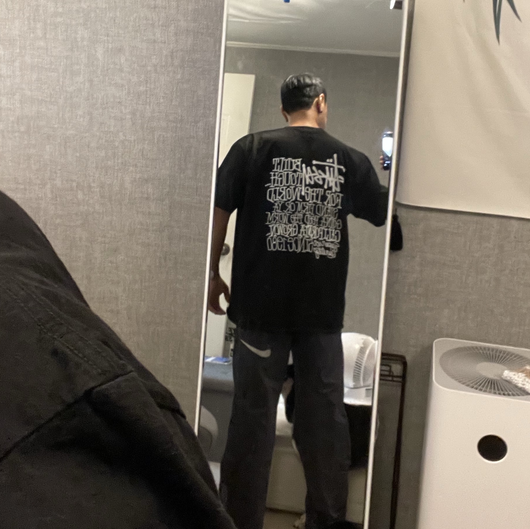 Stussy California Grown Pigment Dyed T-Shirt Black, Nike x Stussy Beach Pants Off Noir 착용 스타일 - 1