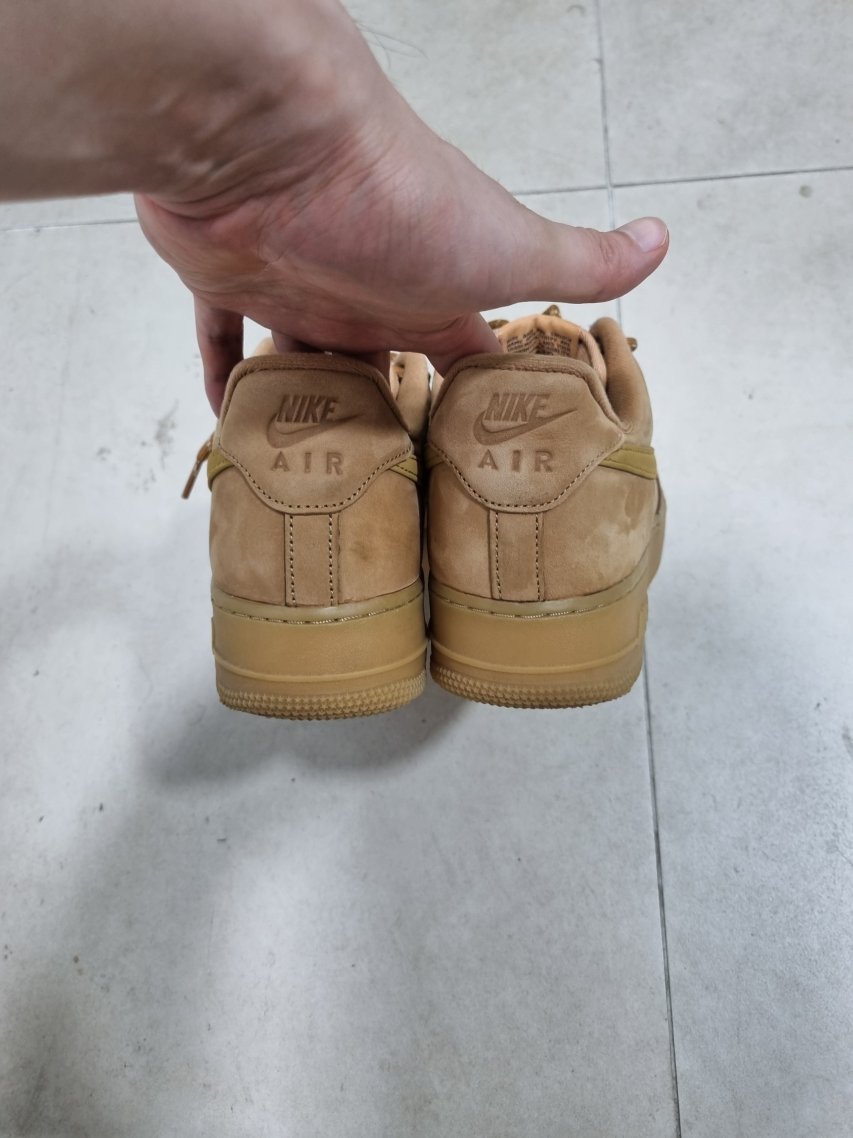 Nike Air Force 1 '07 WB Flax 착용 스타일 - 5