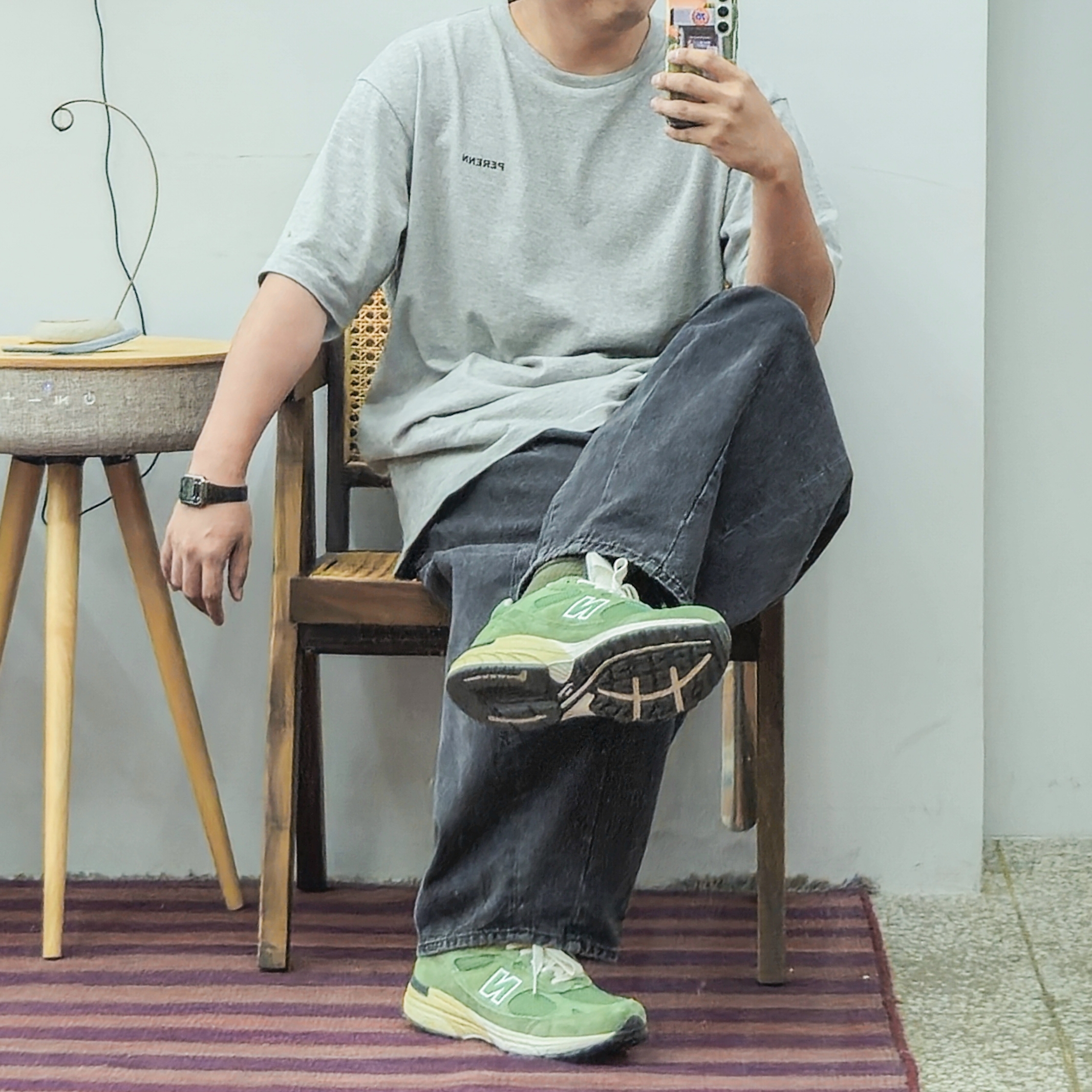 New Balance 993 Made in USA Chive Sea Salt 착용 스타일 - 3