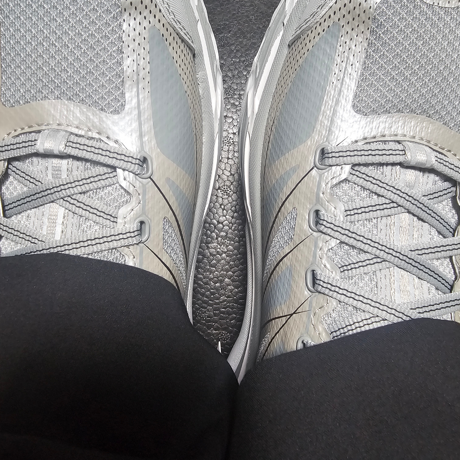 Hoka Mafate Speed 2 Stellar Grey Galactic Grey 착용 스타일 - 1