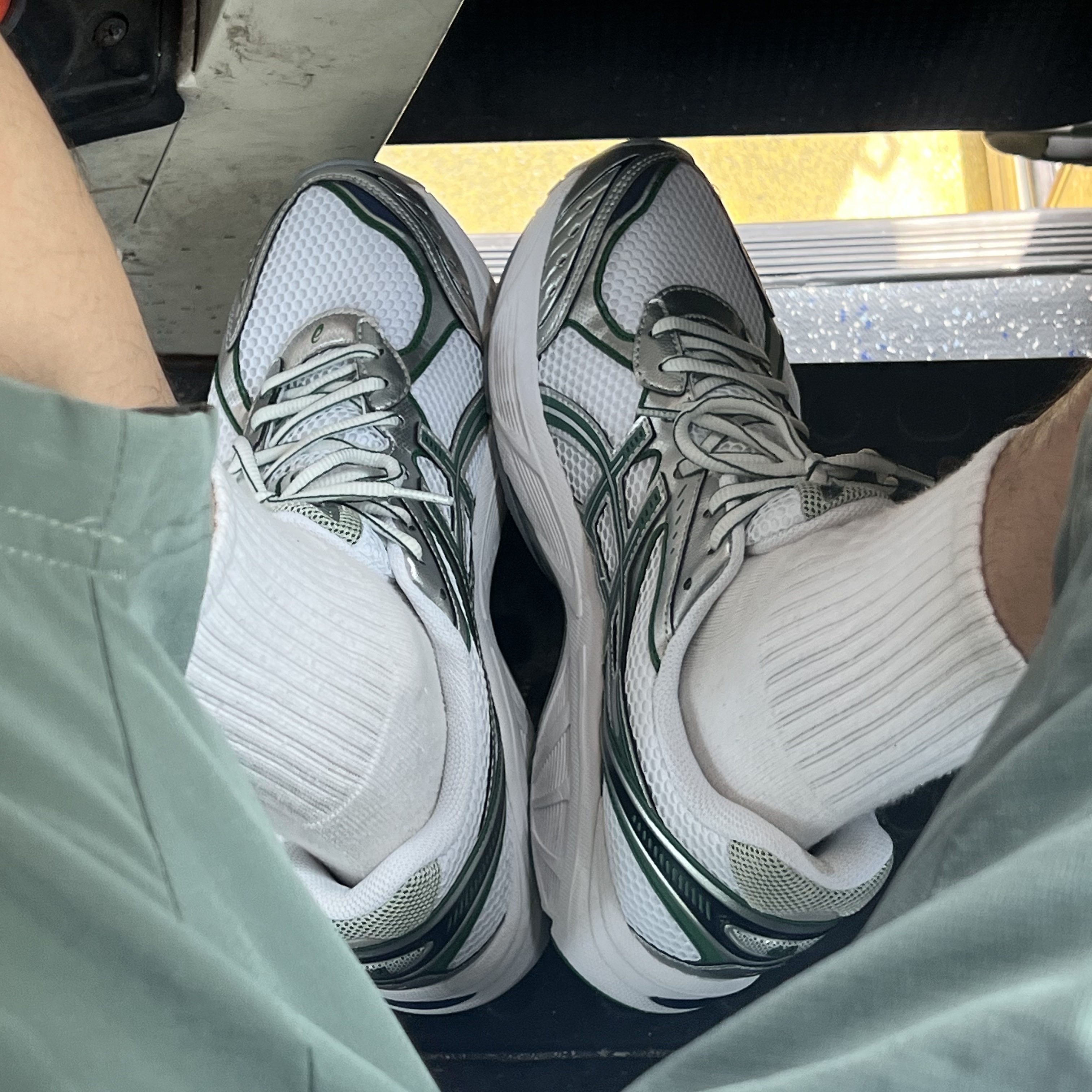 Asics GT-2160 White Shamrock Green 착용 스타일 - 2