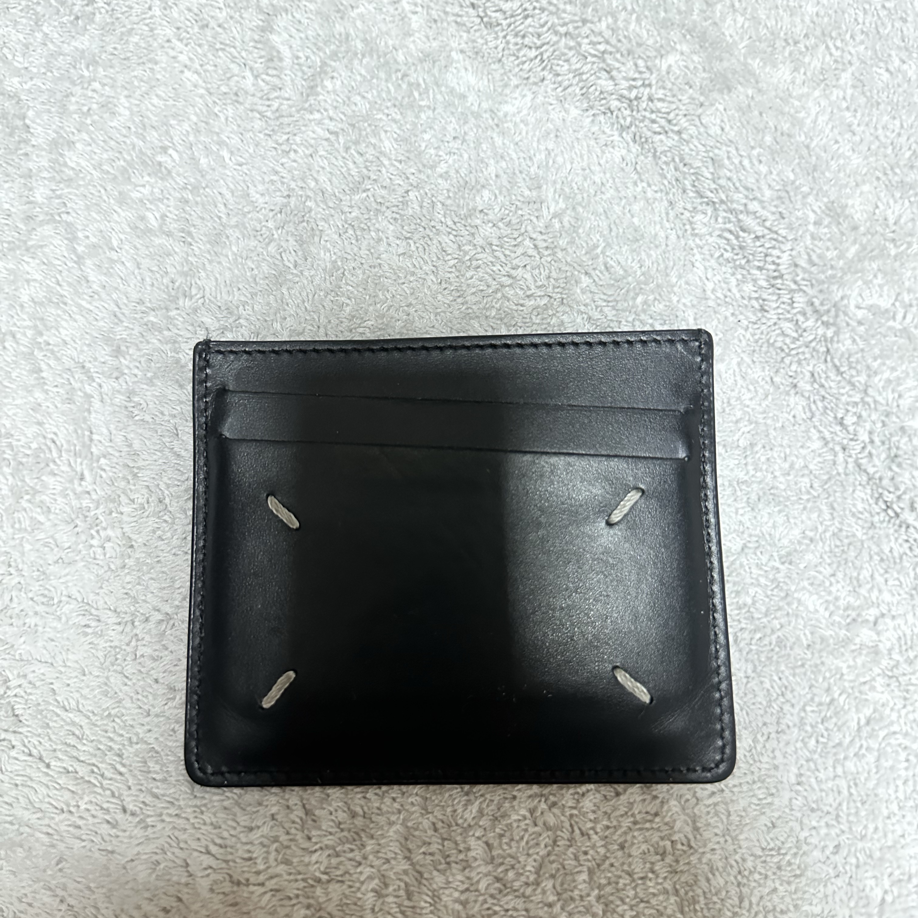 Maison Margiela Bovine Leather Card Holder Black 착용 스타일 - 1