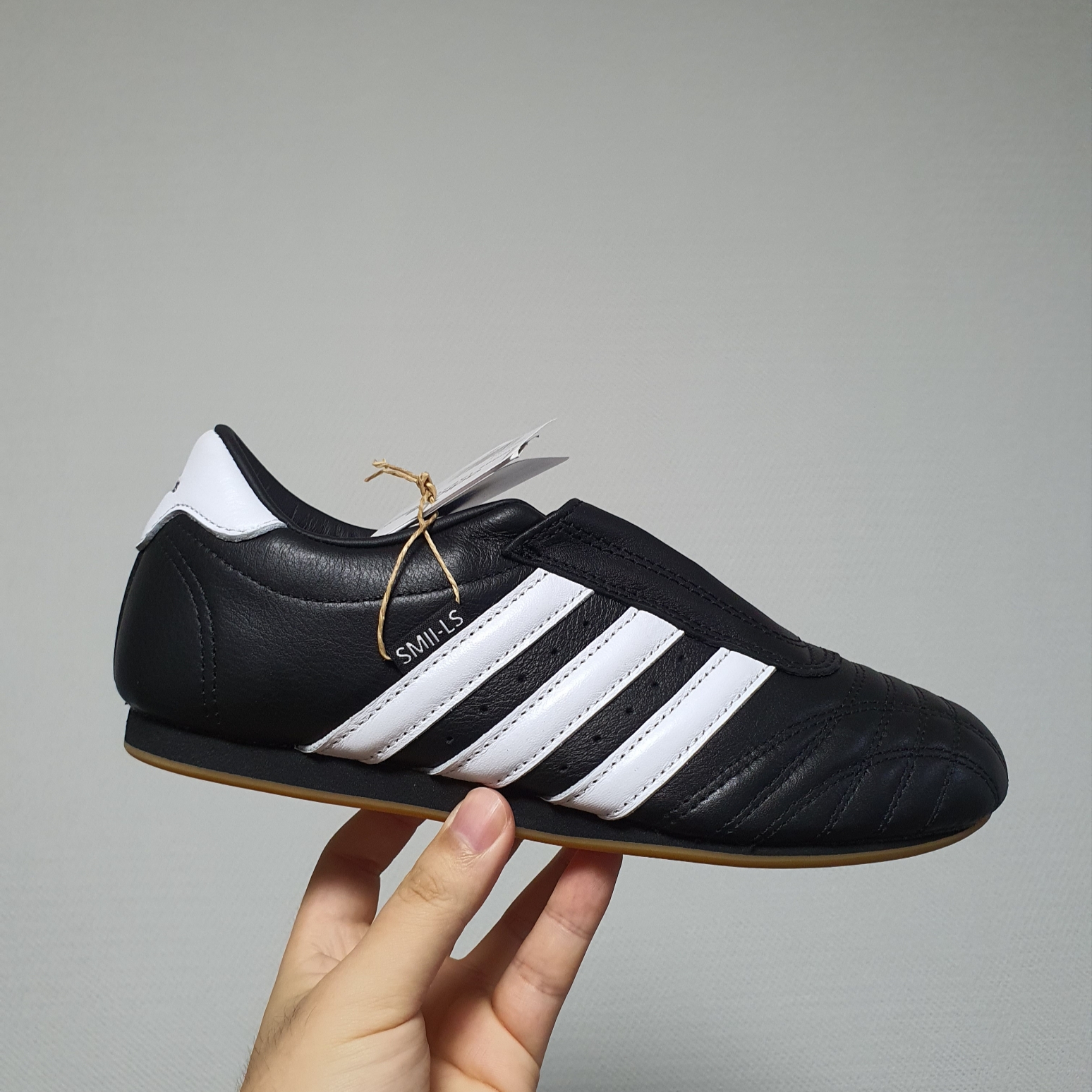 (W) Adidas Taekwondo Core Black Cloud White 착용 스타일