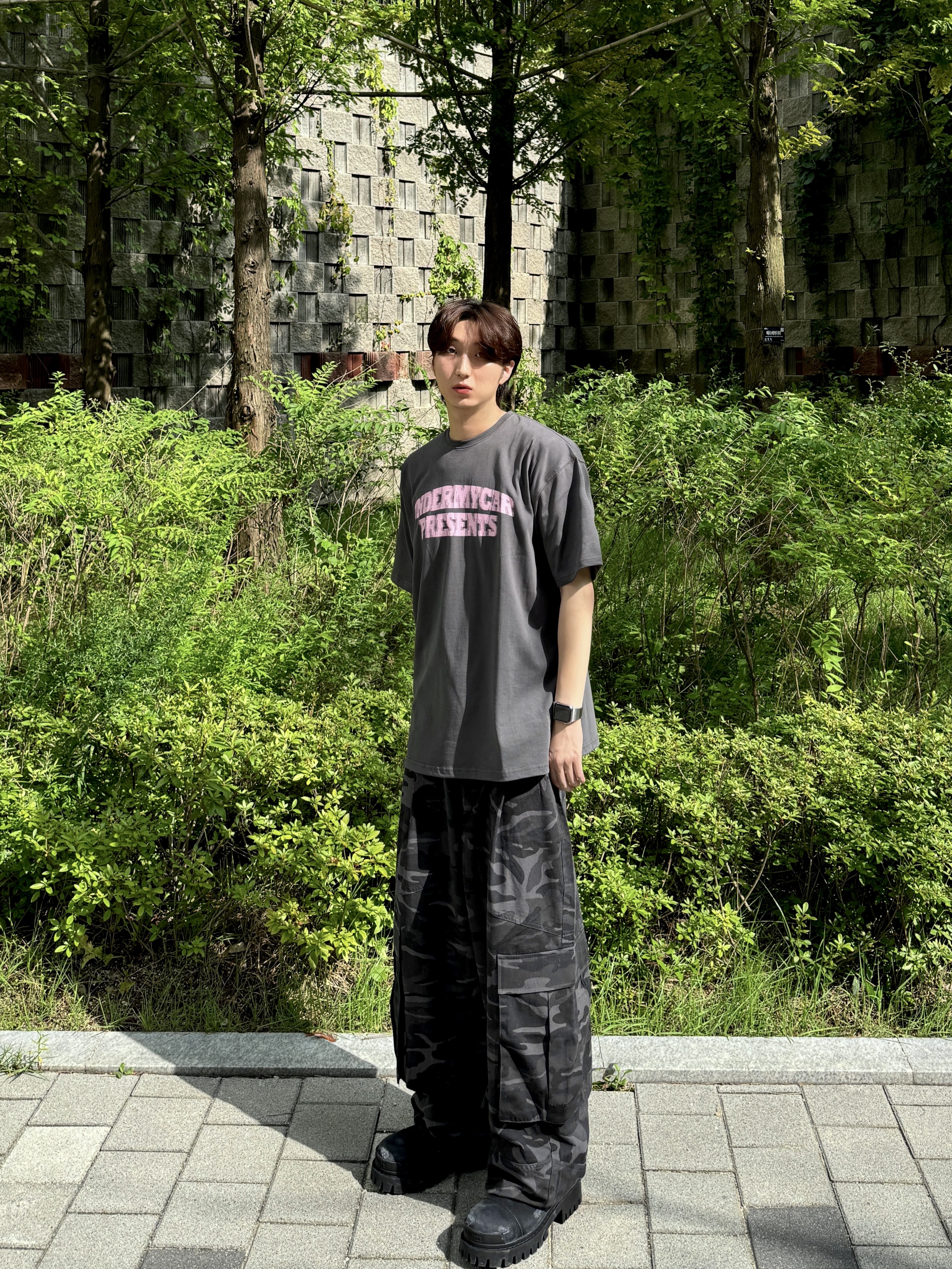 Undermycar Mu.53 Anti Fxxking Logo Play Big Cargo Rip-Camo Pants Camo Gray, Balenciaga Combat Strike 20mm Boots Black 착용 스타일 - 2