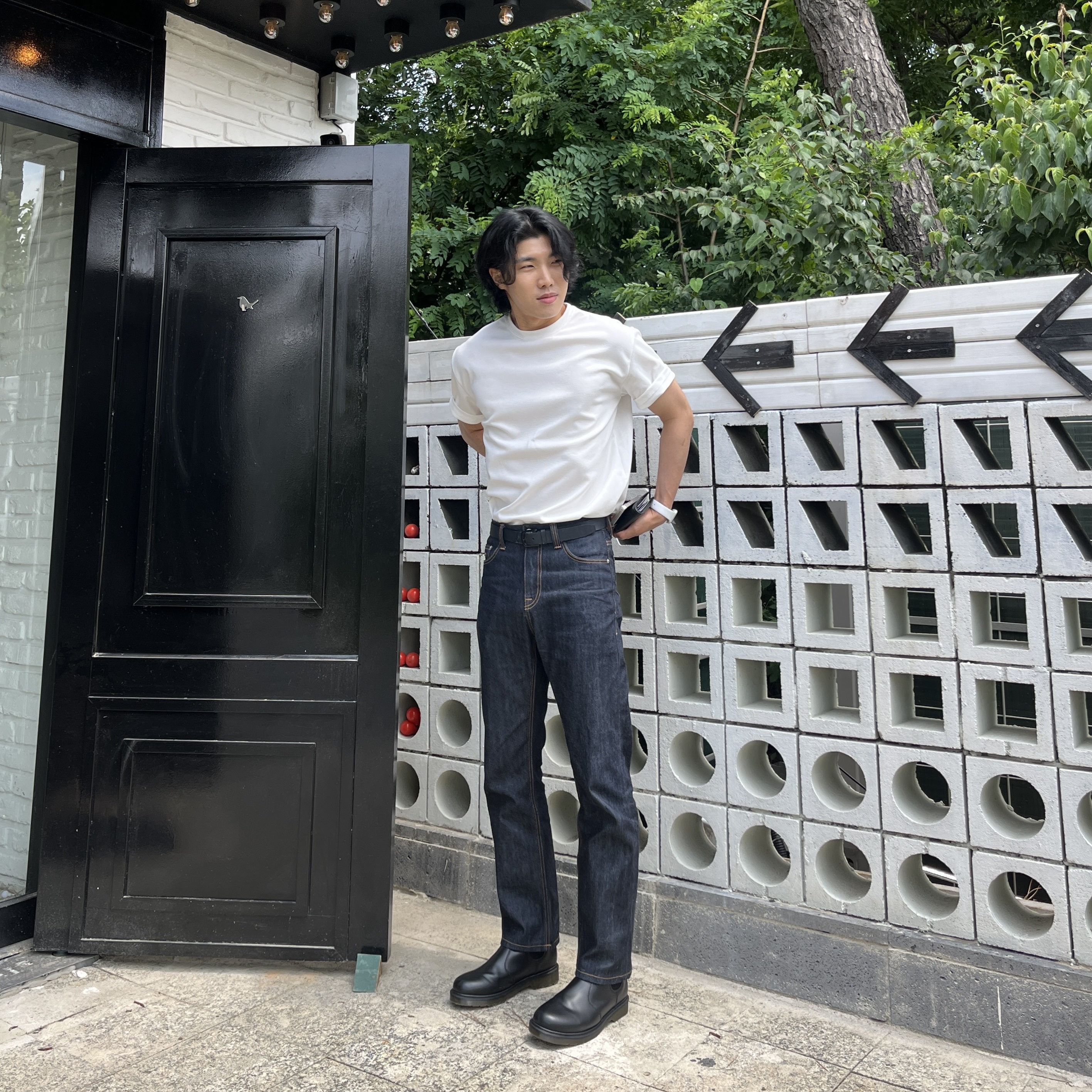 Dr. Martens 2976 Mono Smooth Leather Chelsea Boots Black 착용 스타일