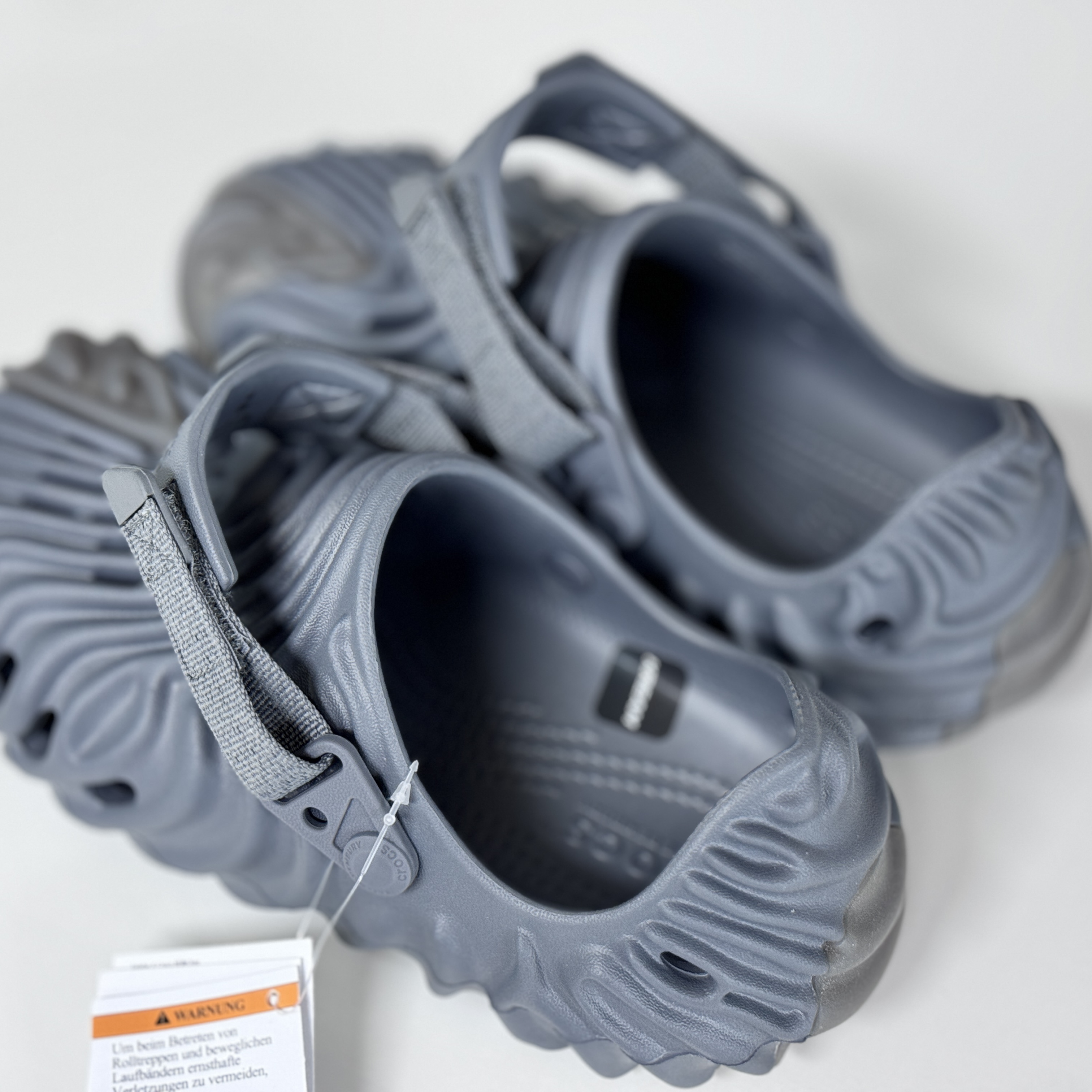 Crocs x Salehe Bembury Pollex Clog Niagara 착용 스타일