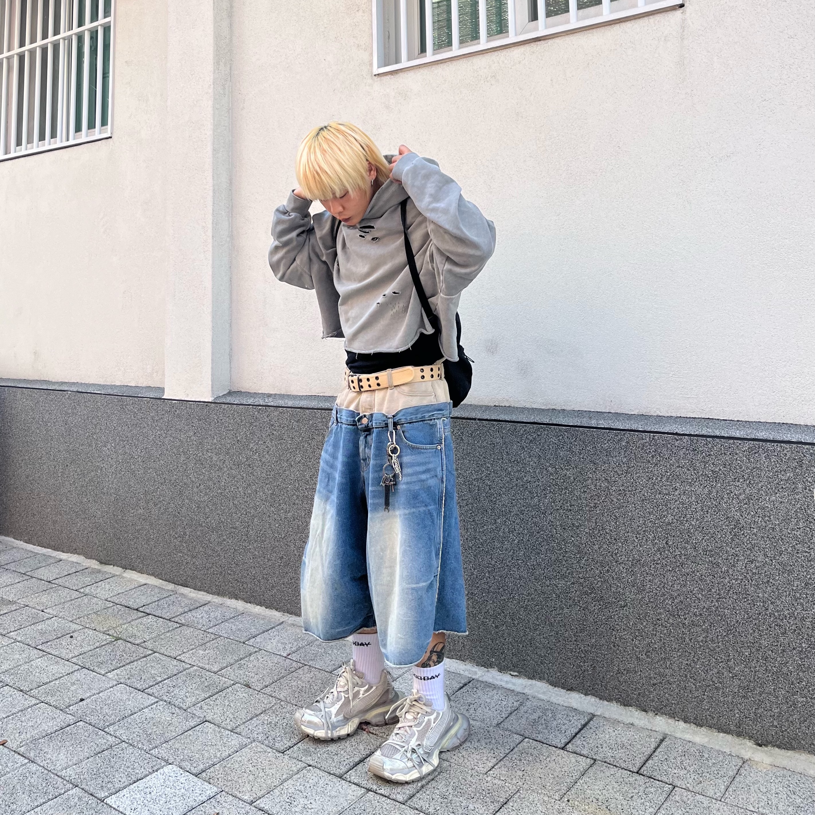 Balenciaga 3XL Sneakers Light Beige 착용 스타일 - 1