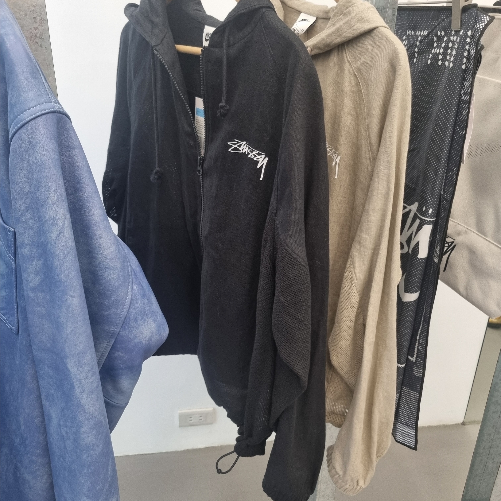 Nike x Stussy Linen Shell Jacket Black (FZ5752-010), Nike x Stussy Linen Shell Jacket Black (FZ5751-010) 착용 스타일