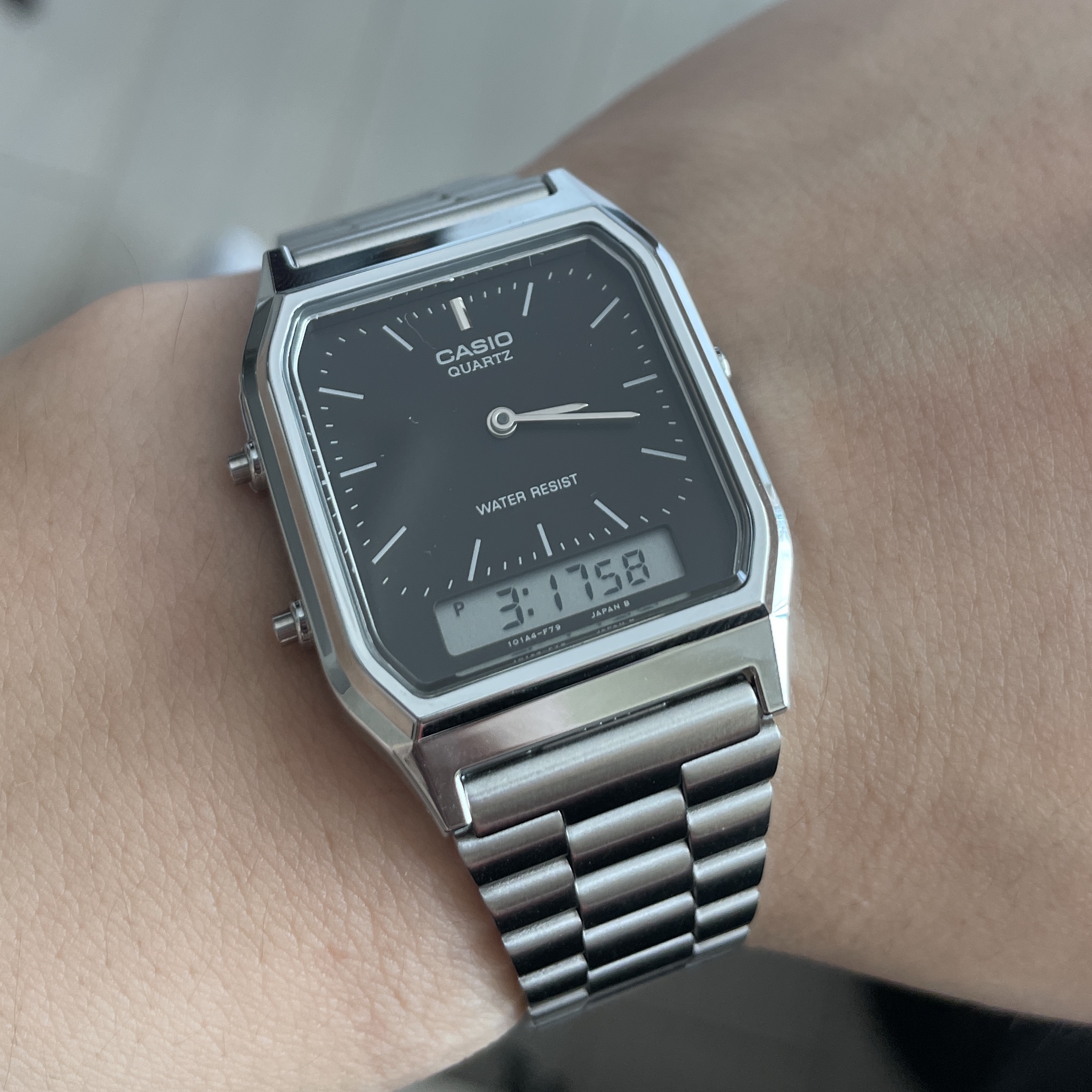 Casio AQ-230A-1DMQ 착용 스타일