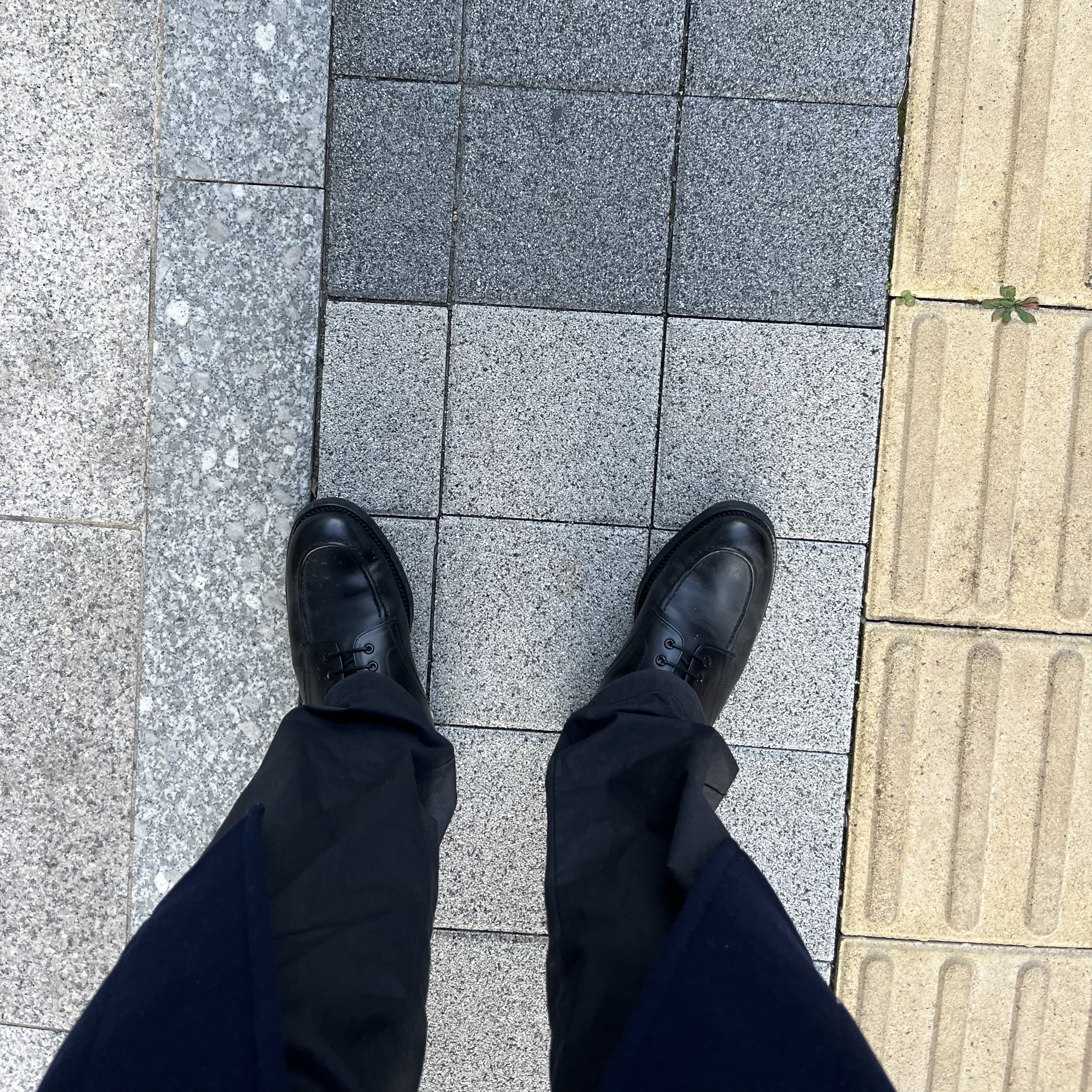 Uniqlo +J Wool OverSized Duffle Coat Navy 착용 스타일