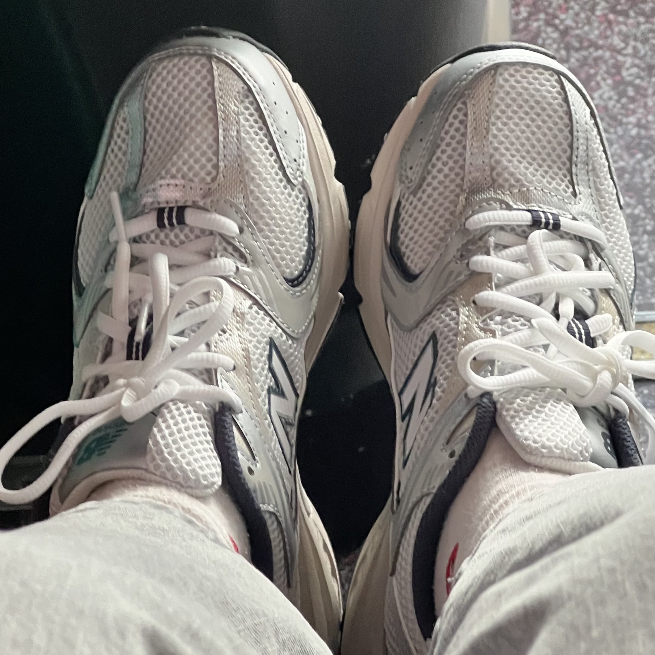 New Balance 530 Steel Grey 착용 스타일