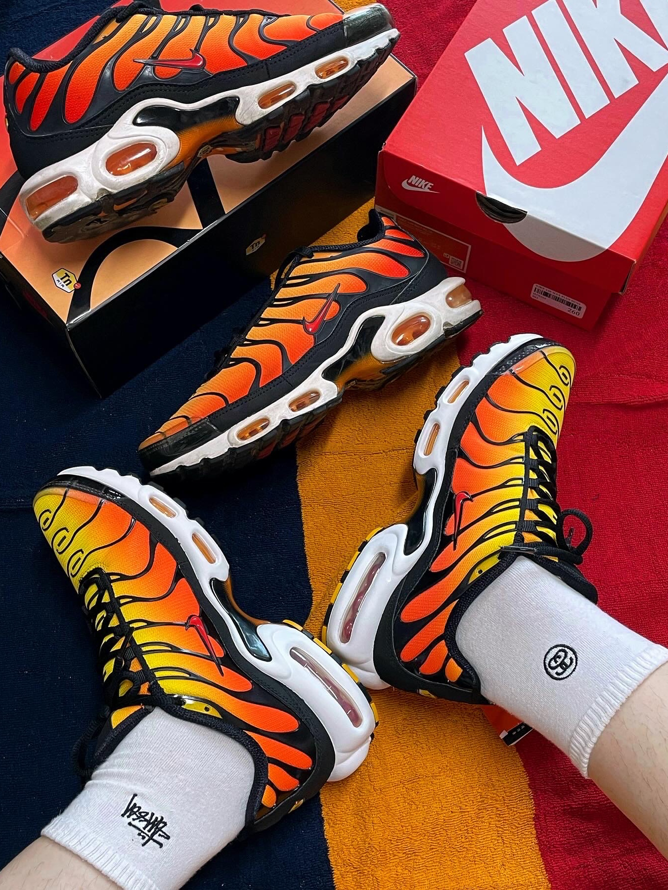 Nike Air Max Plus Bright Ceramic and Tour Yellow, Nike Air Max Plus OG Pimento 2018 착용 스타일 - 1