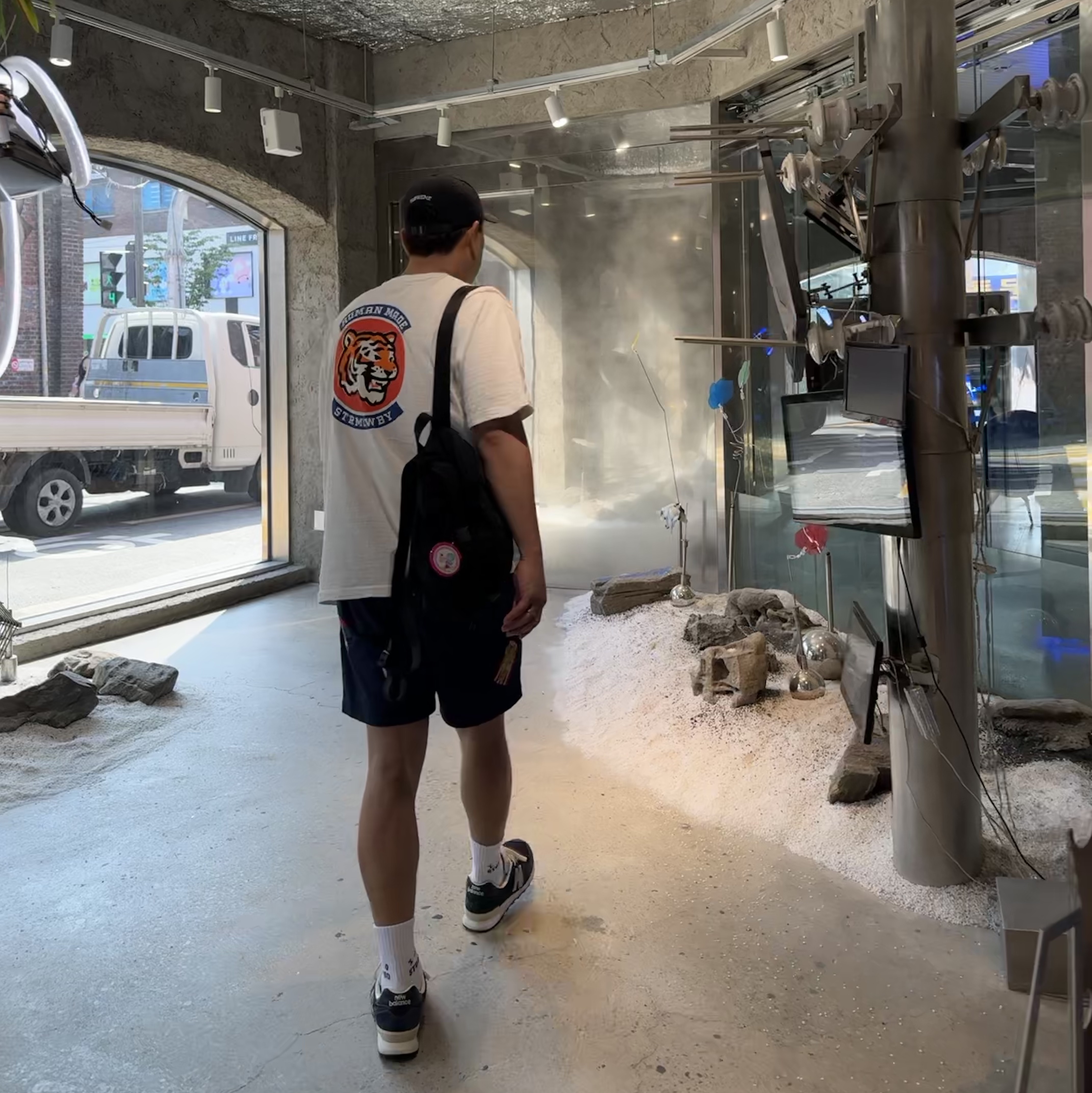 Human Made Graphic T-Shirt #16 White 착용 스타일 - 1