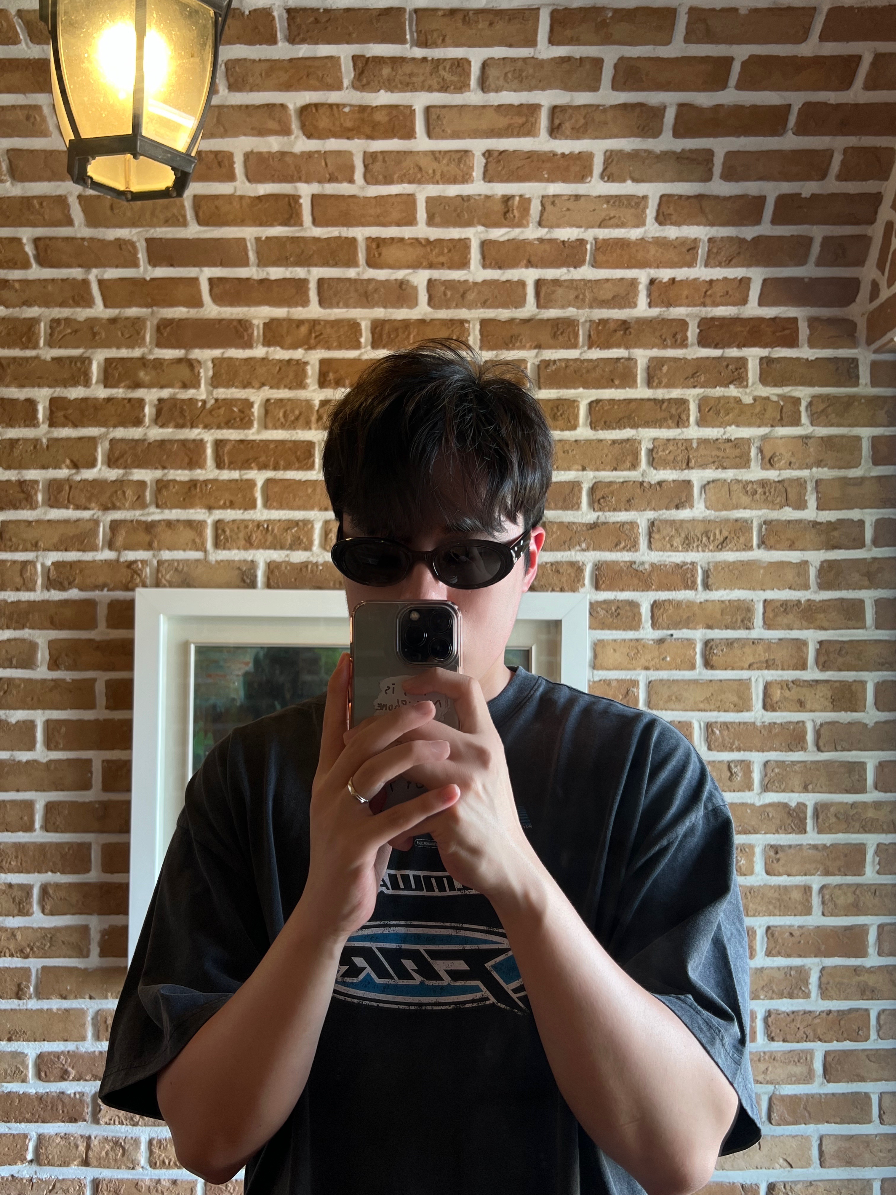 Farfromwhat Far Washed Logo T-Shirt Black, Gentle Monster x Maison Margiela MM107 Black Black 착용 스타일 - 1