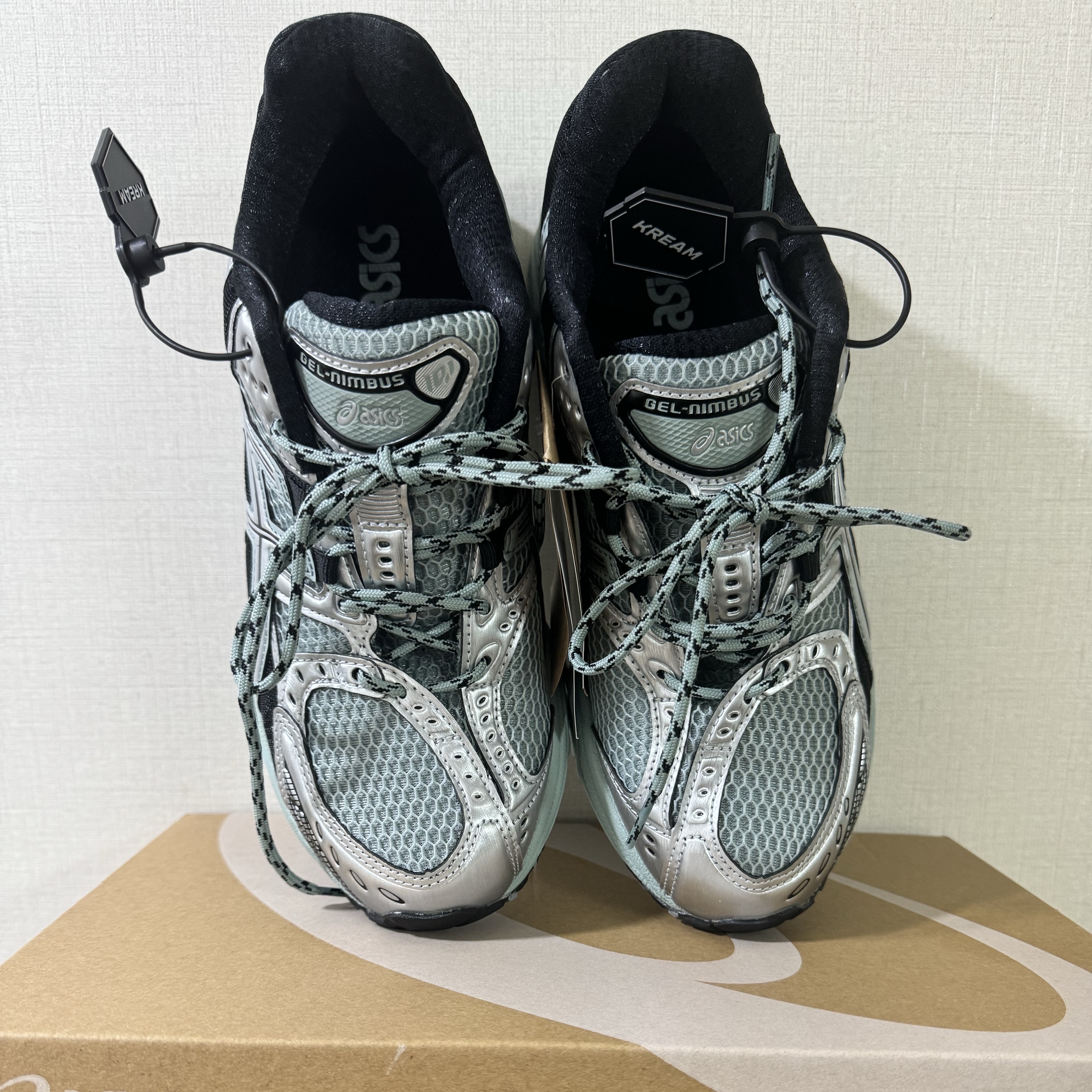 Asics Gel-Nimbus 10.1 Ocean Haze Pure Silver 착용 스타일