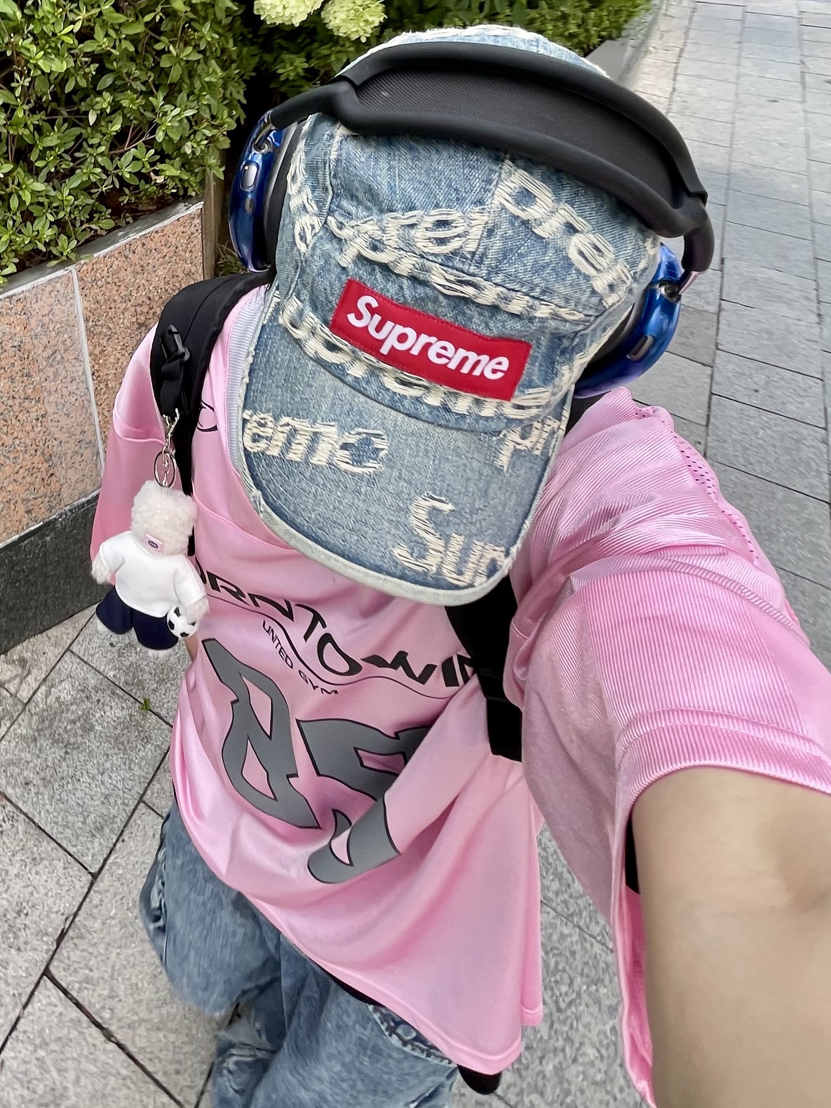 Nike x Stussy Air Max 2013 Psychic Pink, Supreme Backpack Black - 23FW 착용 스타일 - 5