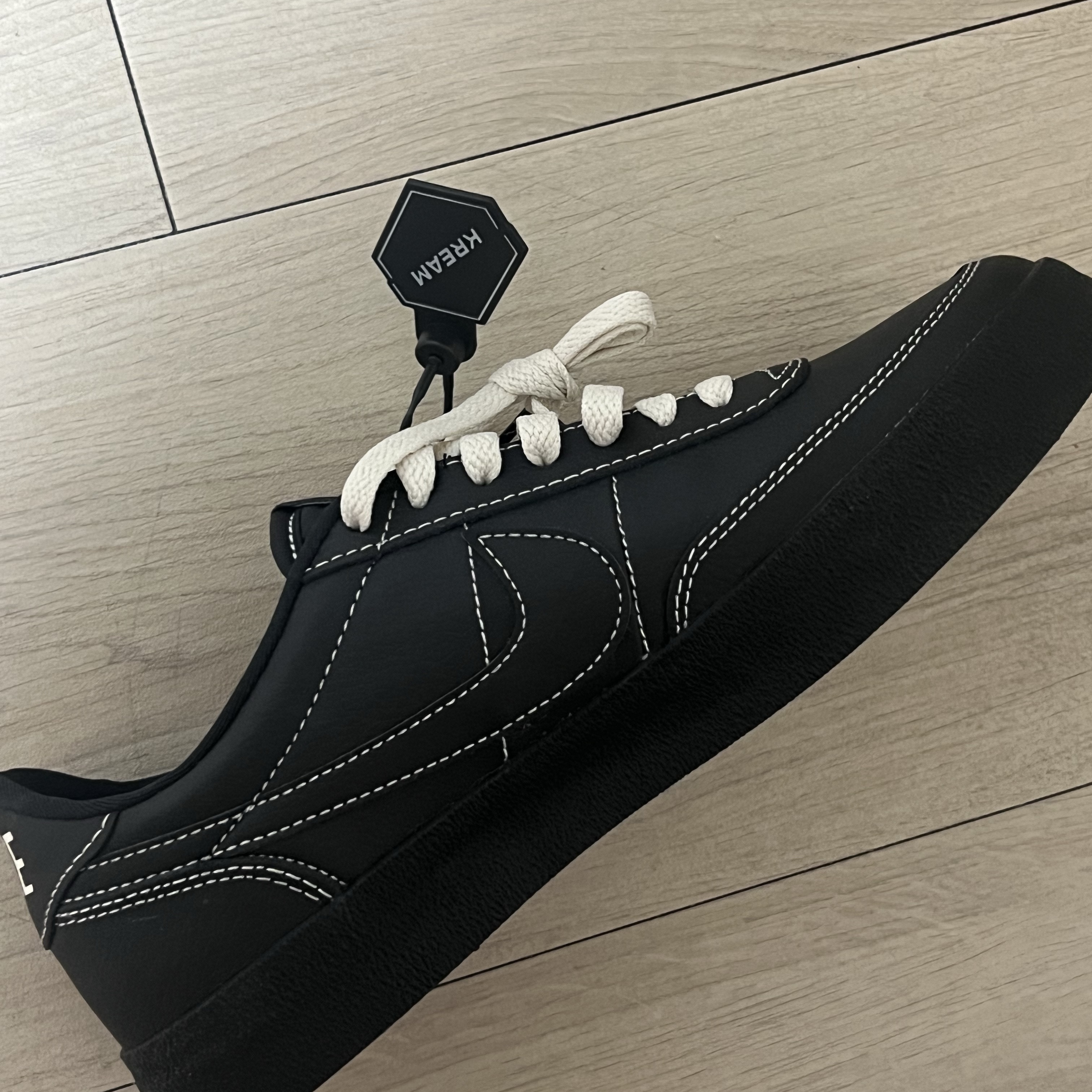 Nike Killshot 2 Black Phantom 착용 스타일