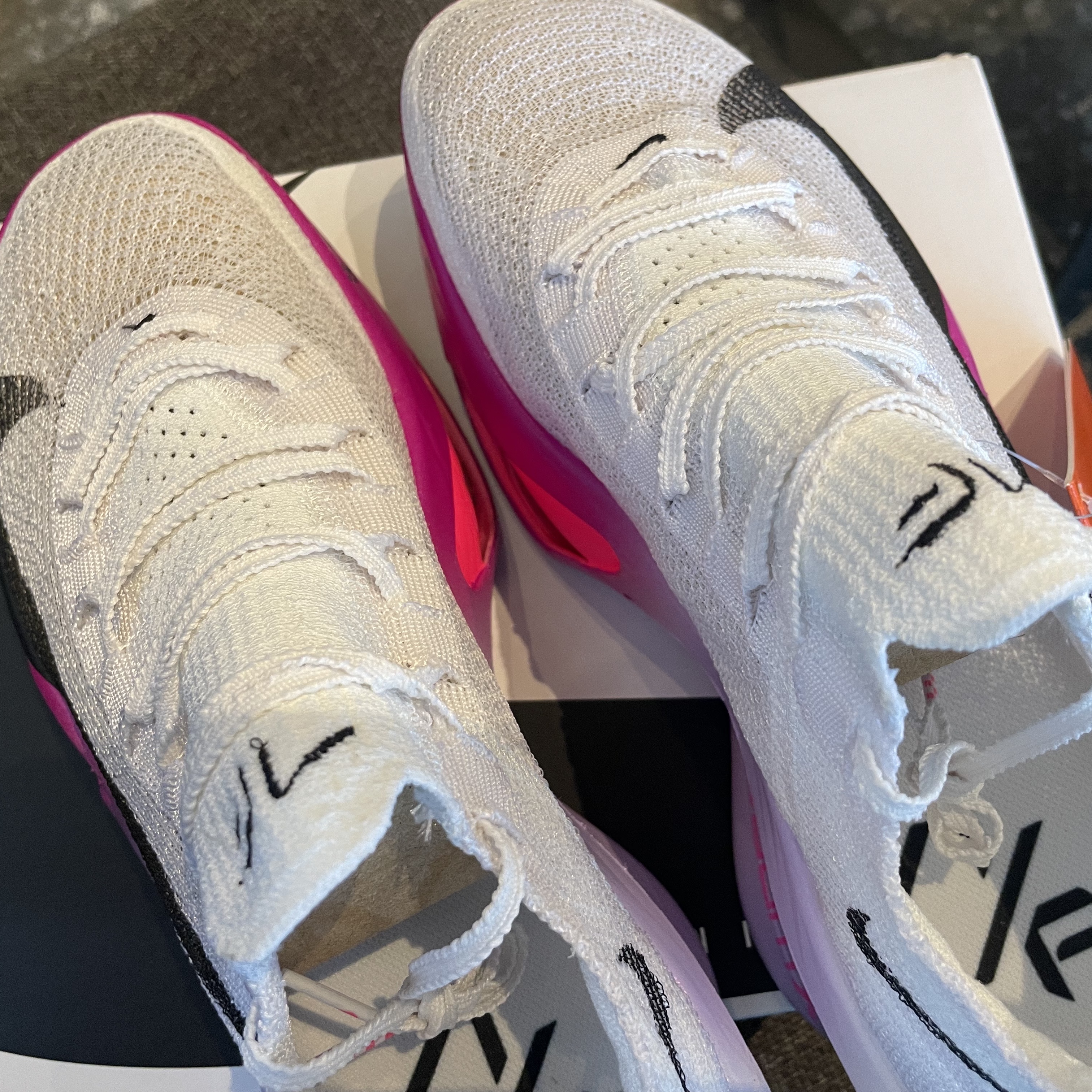 Nike Air Zoom Alphafly Next% 3 Hyper Pink 착용 스타일 - 5