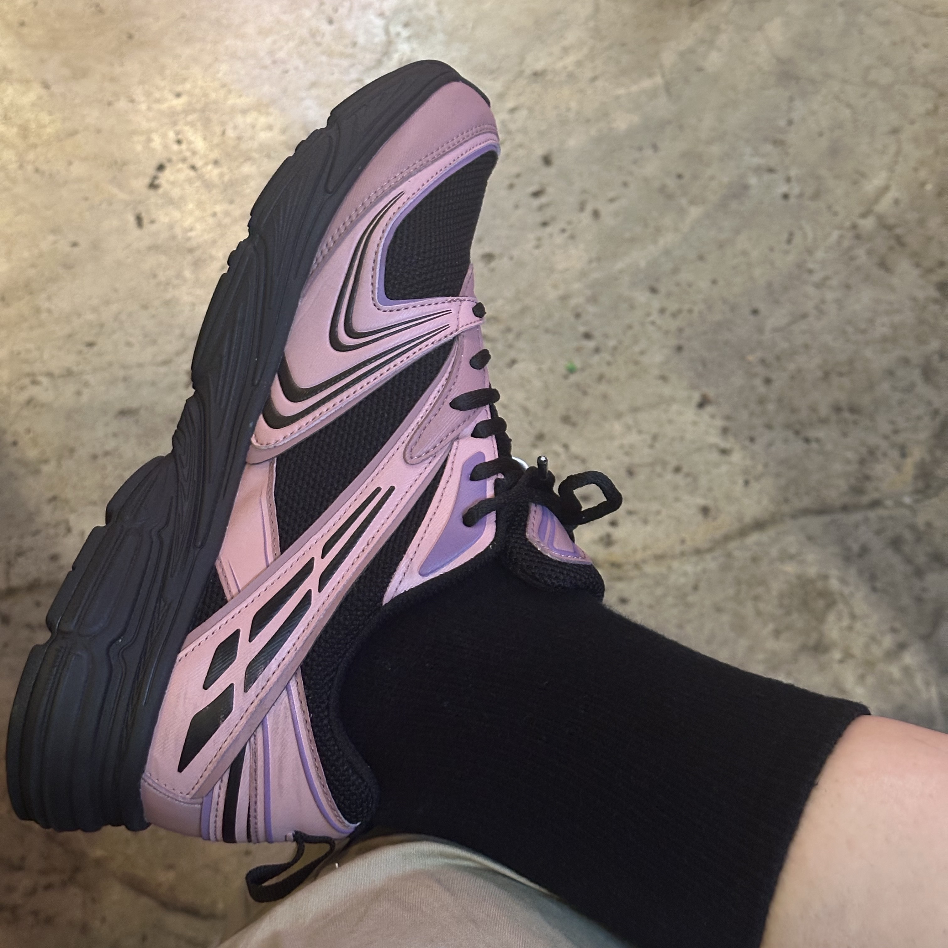 Fila Interun Pink Black 착용 스타일 - 3