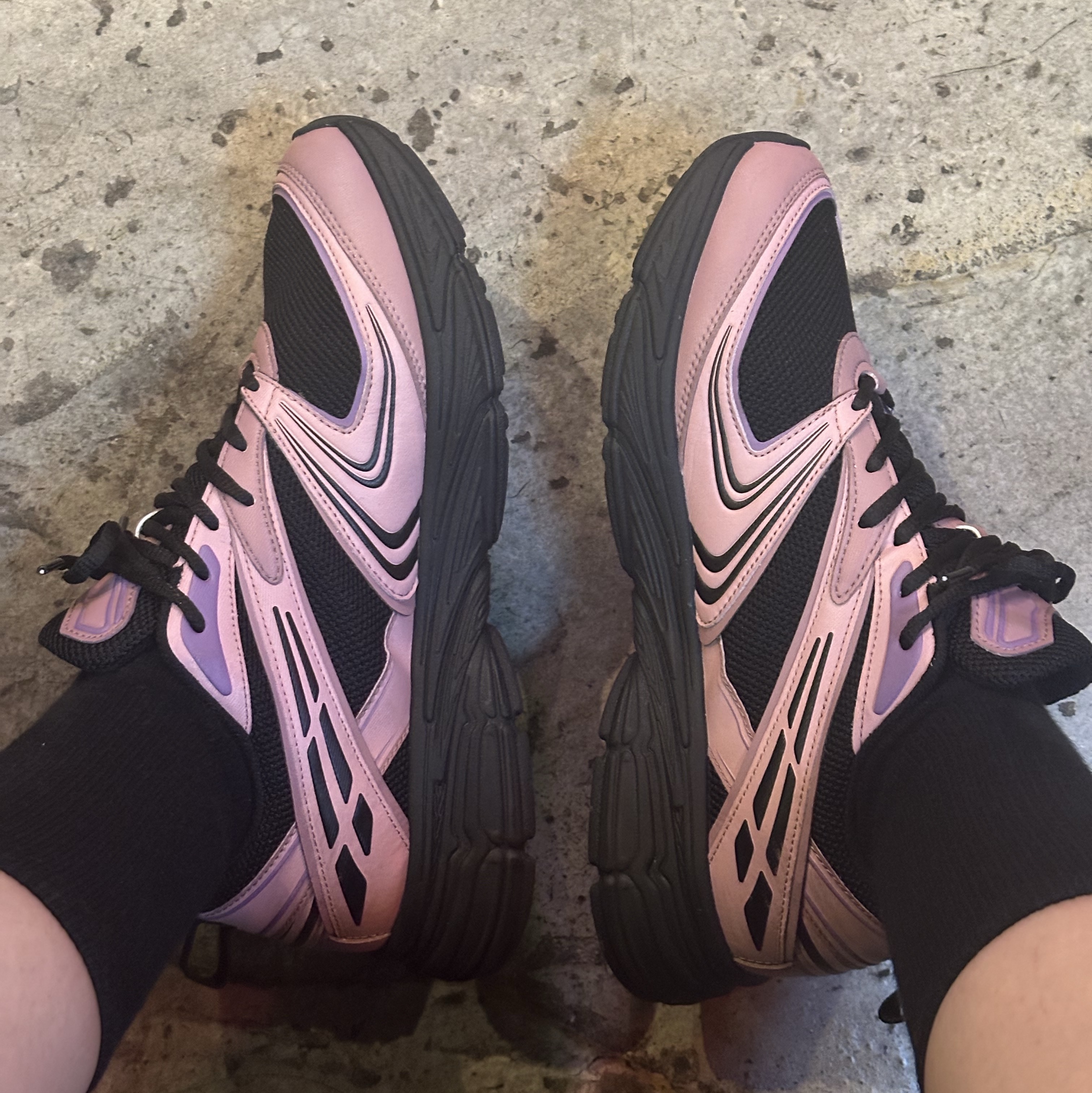 Fila Interun Pink Black 착용 스타일 - 1