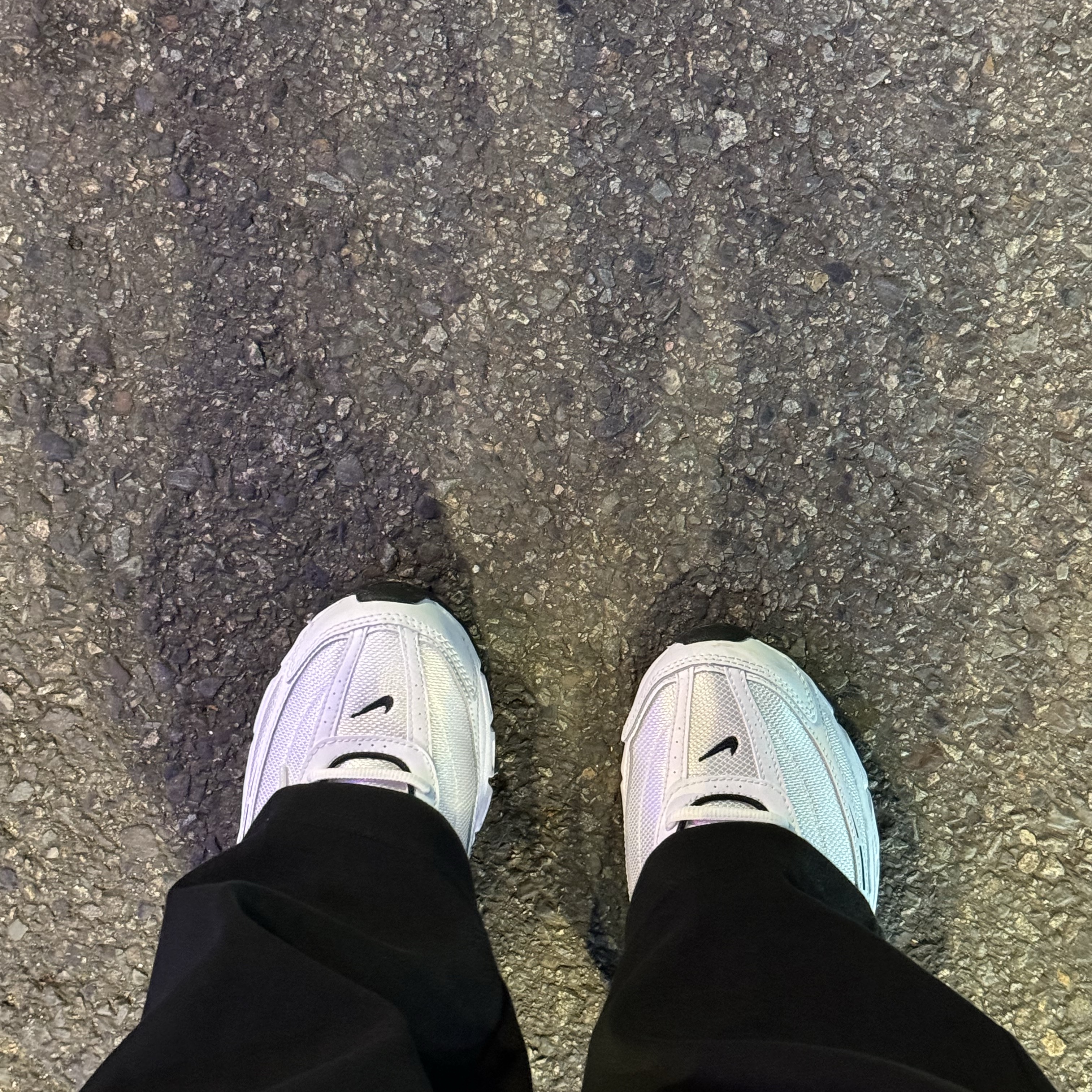 (W) Nike Initiator White Black 착용 스타일