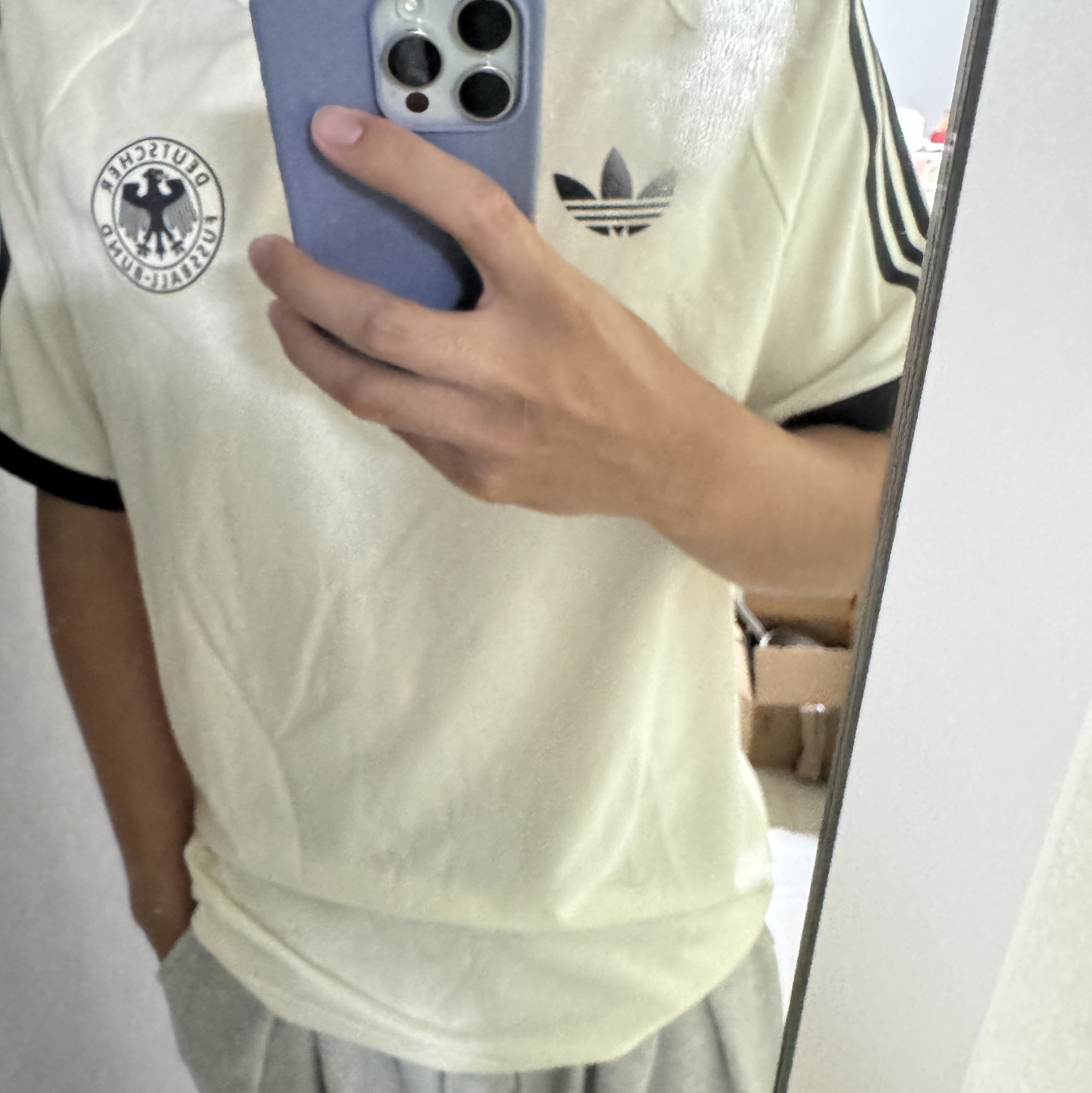 Adidas German Adicolor Classic 3-Stripes T-Shirt Off White - KR Sizing 착용 스타일