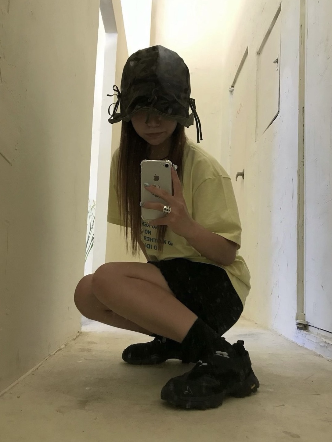 Roa Hiking Sandal Black 착용 스타일