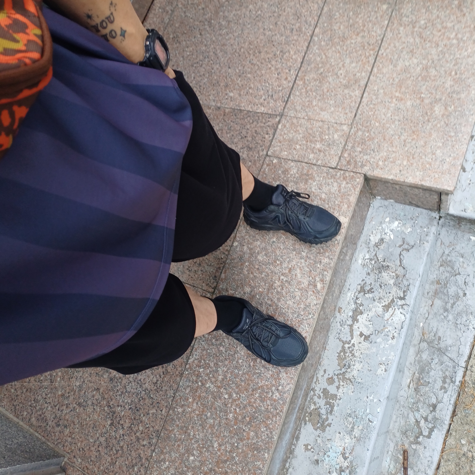 New Balance 410v5 Black - 2E Wide 착용 스타일 - 2