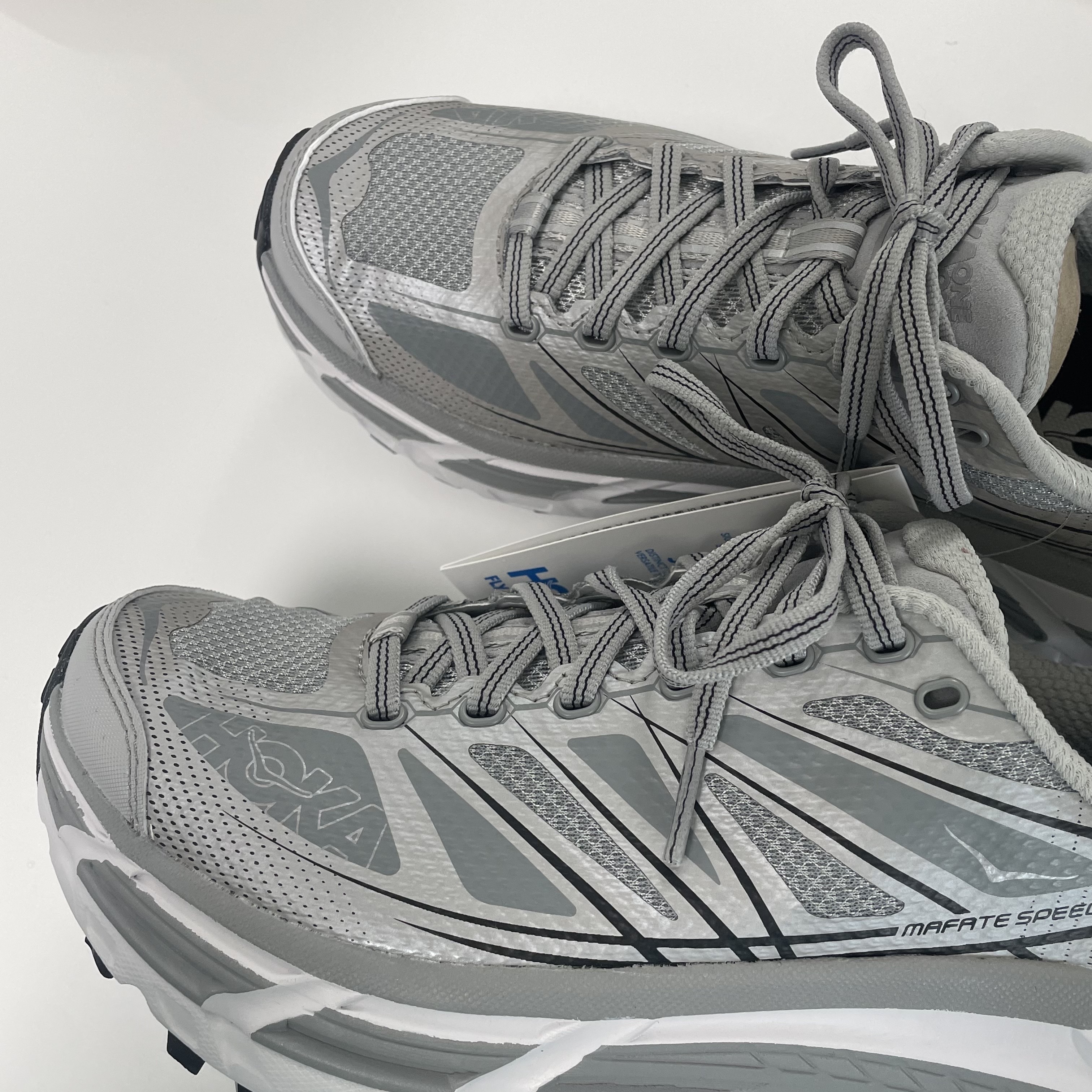 Hoka Mafate Speed 2 Stellar Grey Galactic Grey 착용 스타일 - 2
