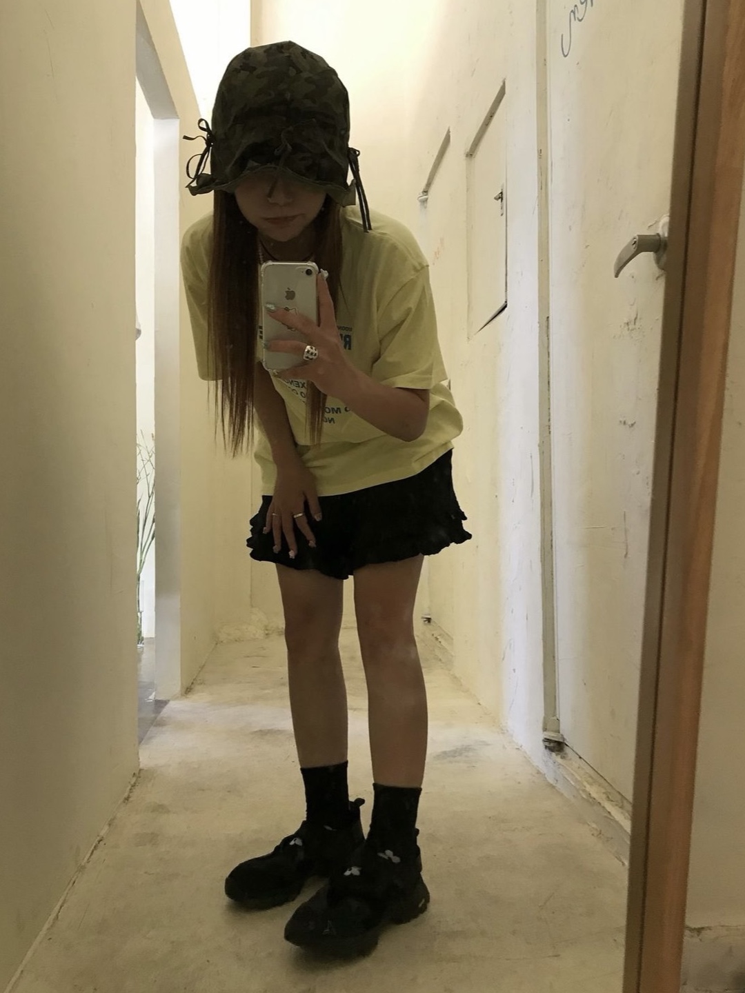 Roa Hiking Sandal Black 착용 스타일