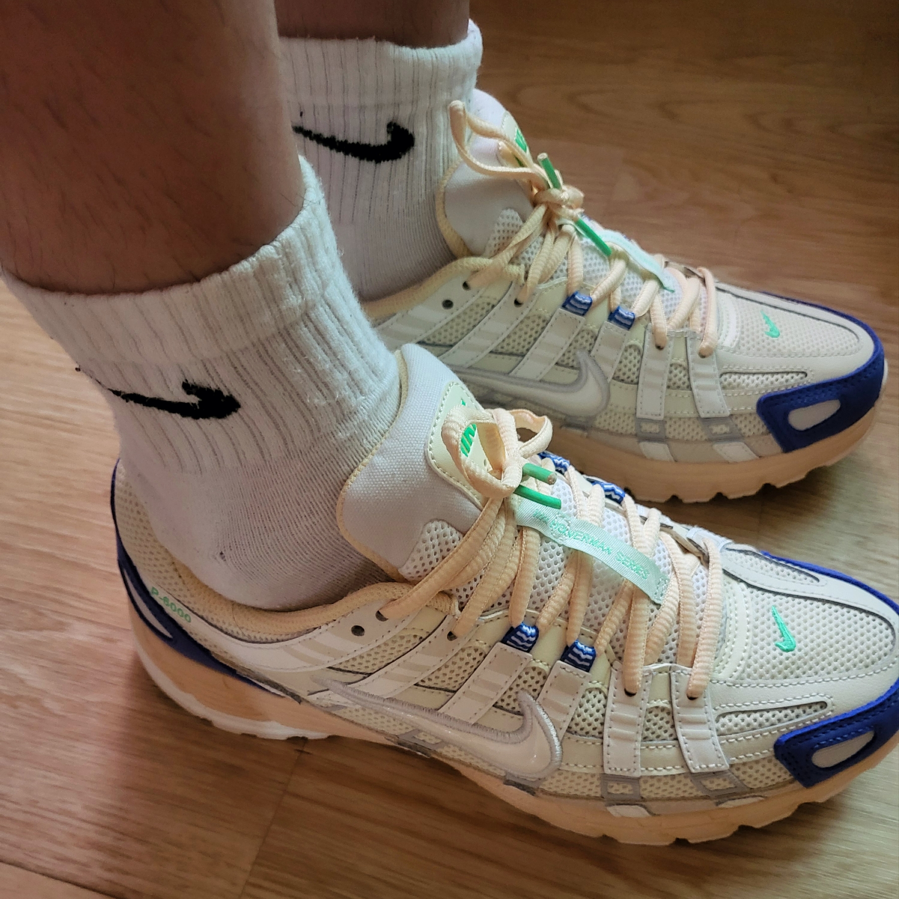 Nike P-6000 Coconut Milk Medium Blue 착용 스타일