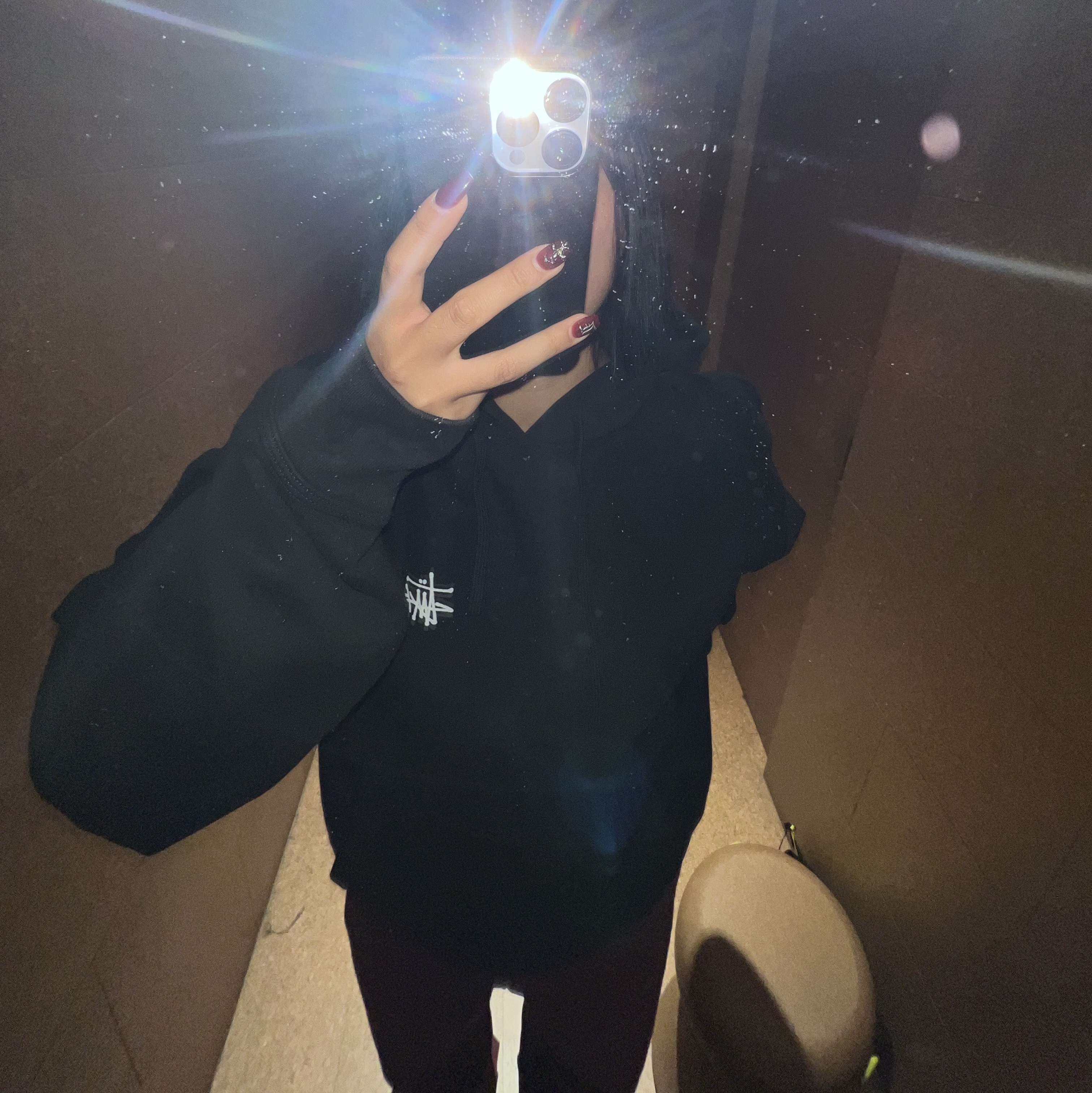 Stussy California Grown Hoodie Black 착용 스타일 - 2